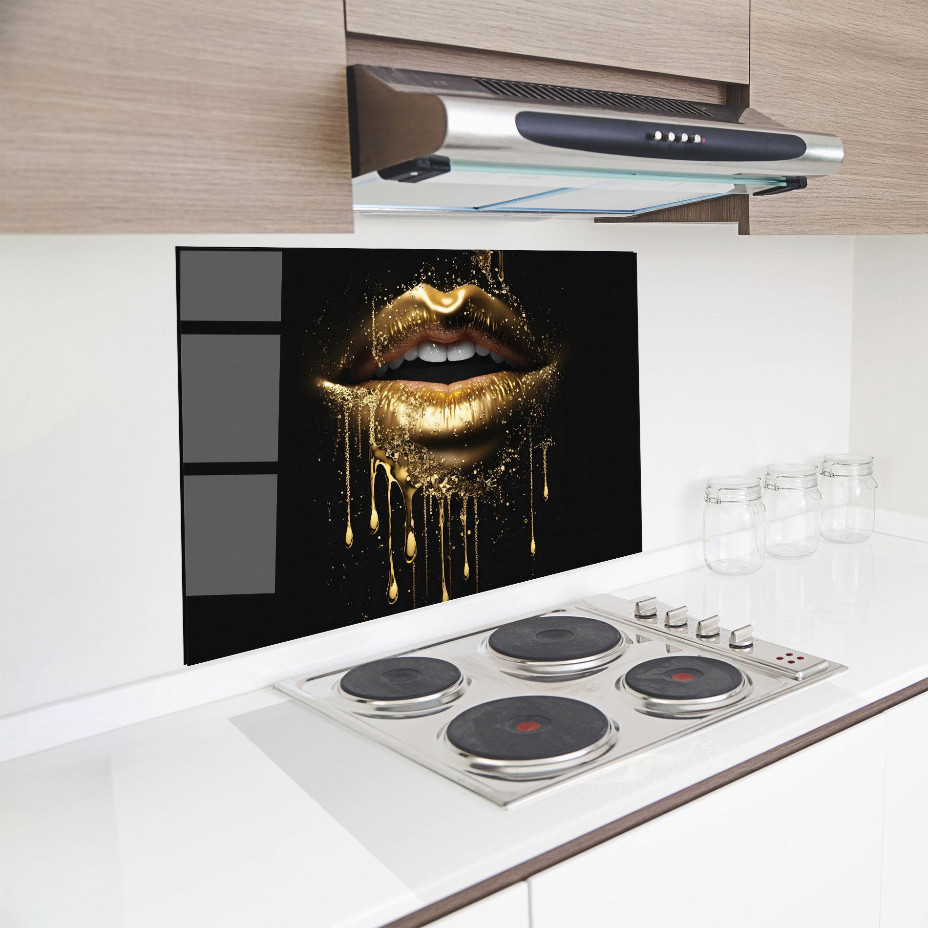 Küchenrückwand Glas Golden Luxury Lips mockup 8
