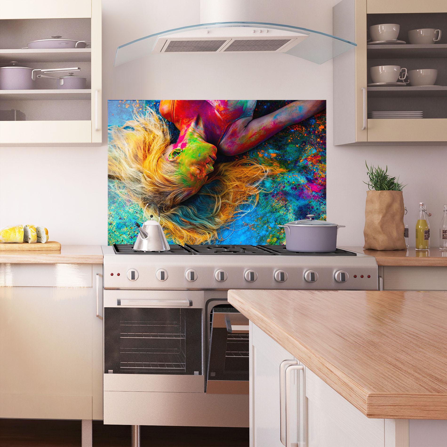 Küchenrückwand Glas Powder Holi Woman mockup 1