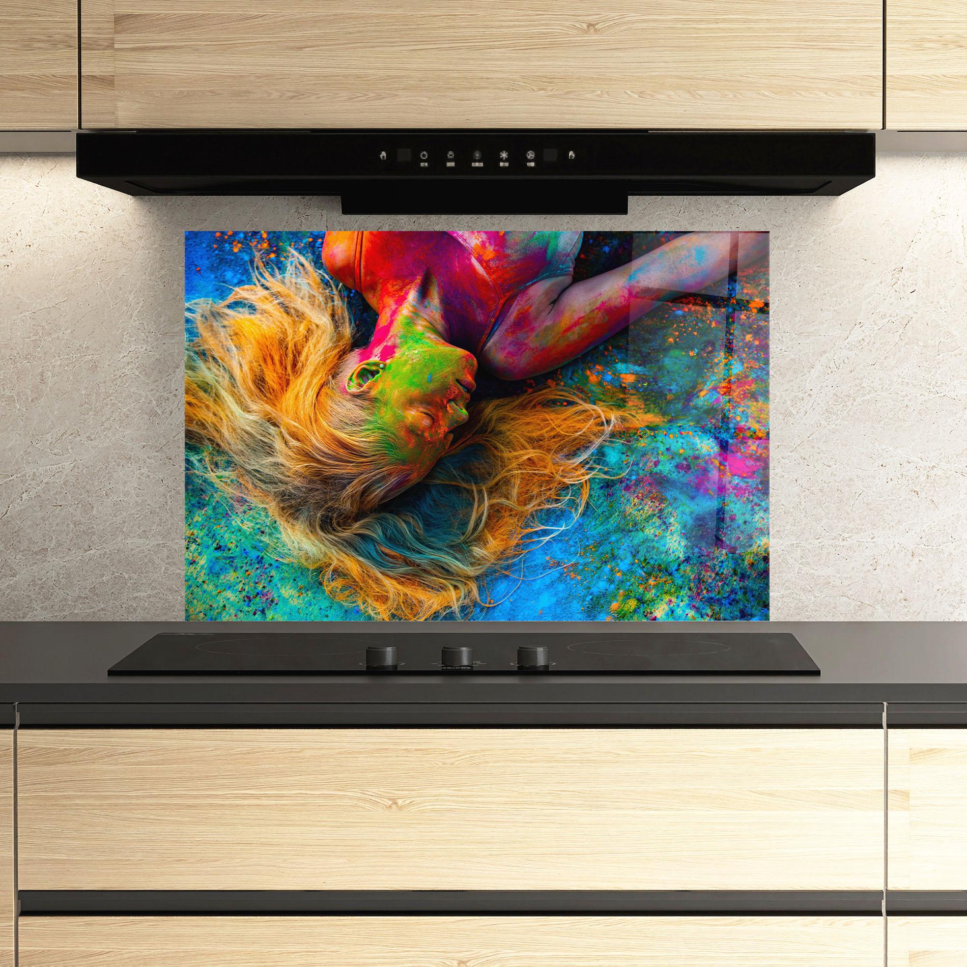 Küchenrückwand Glas Powder Holi Woman mockup 3