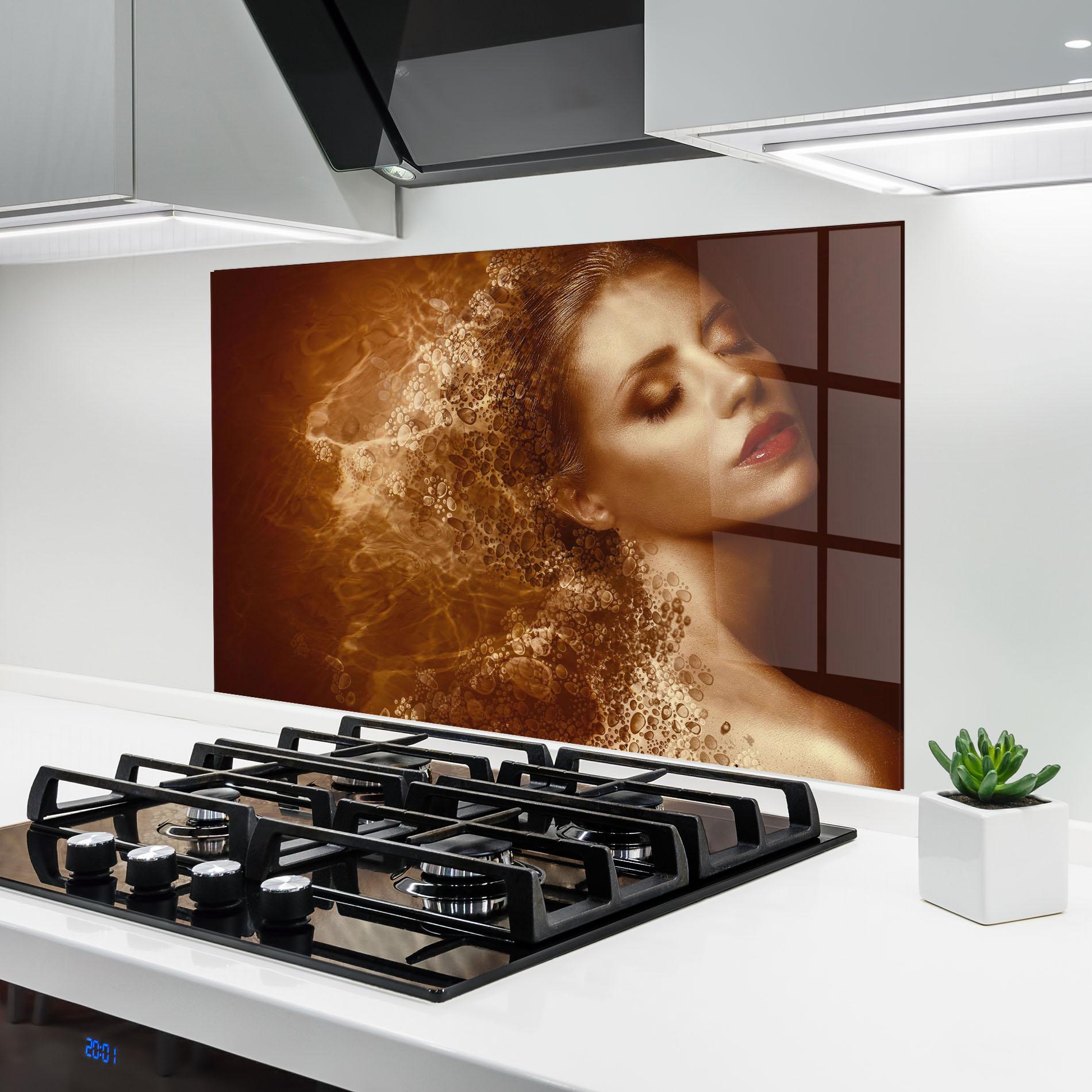 Küchenrückwand Glas Golden Beauty mockup 6