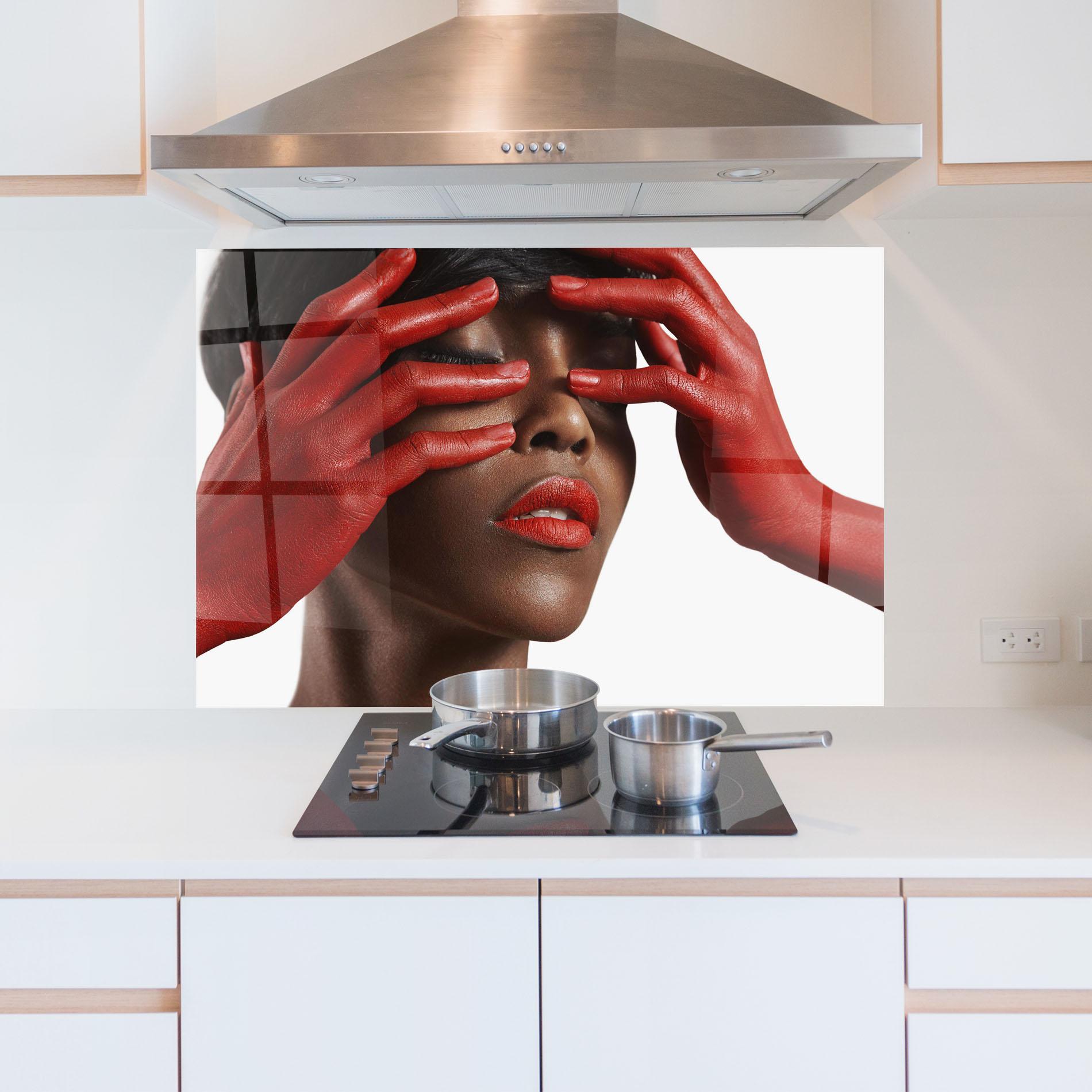 Küchenrückwand Glas Red Hands Woman mockup 5