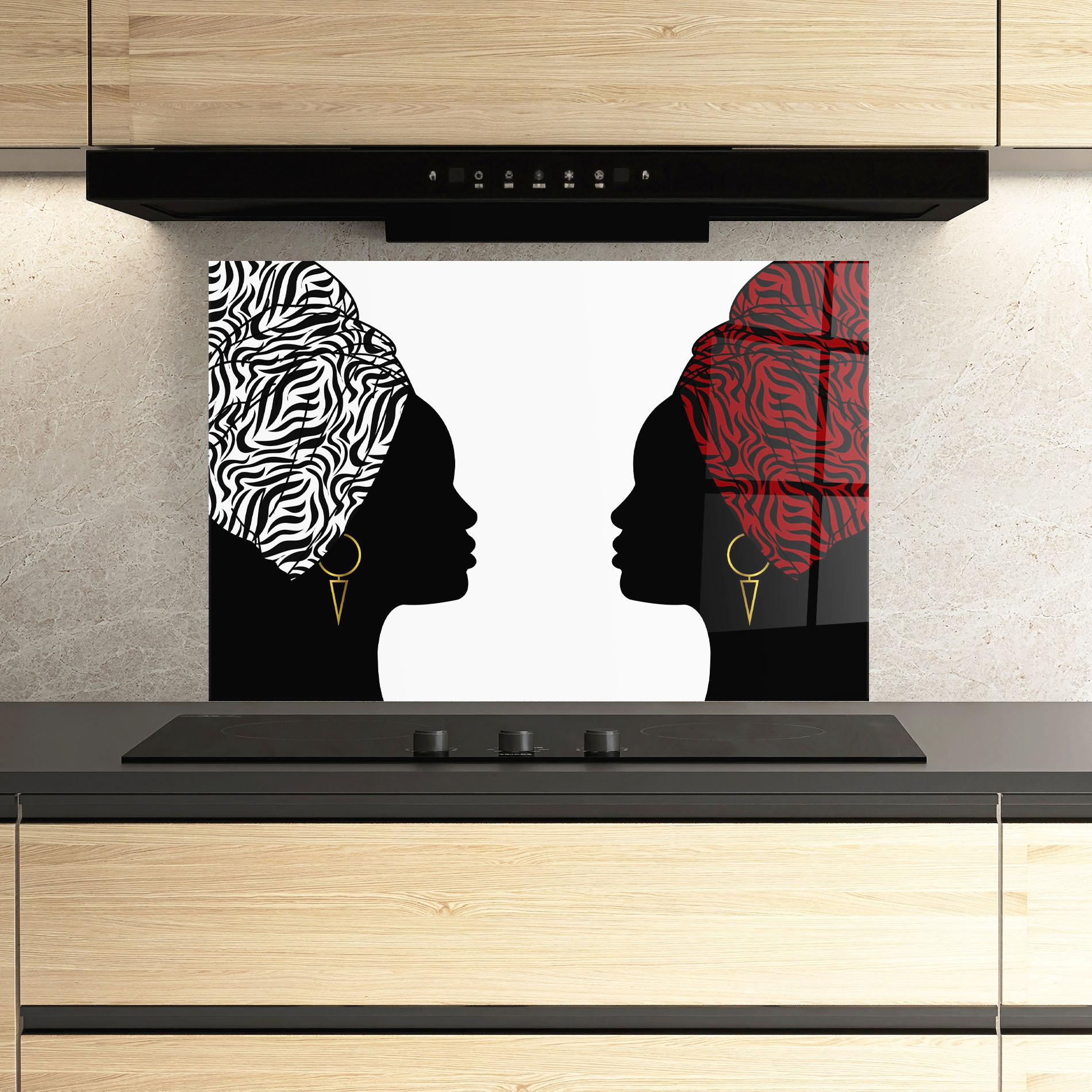 Küchenrückwand Glas African Woman Talk mockup 3