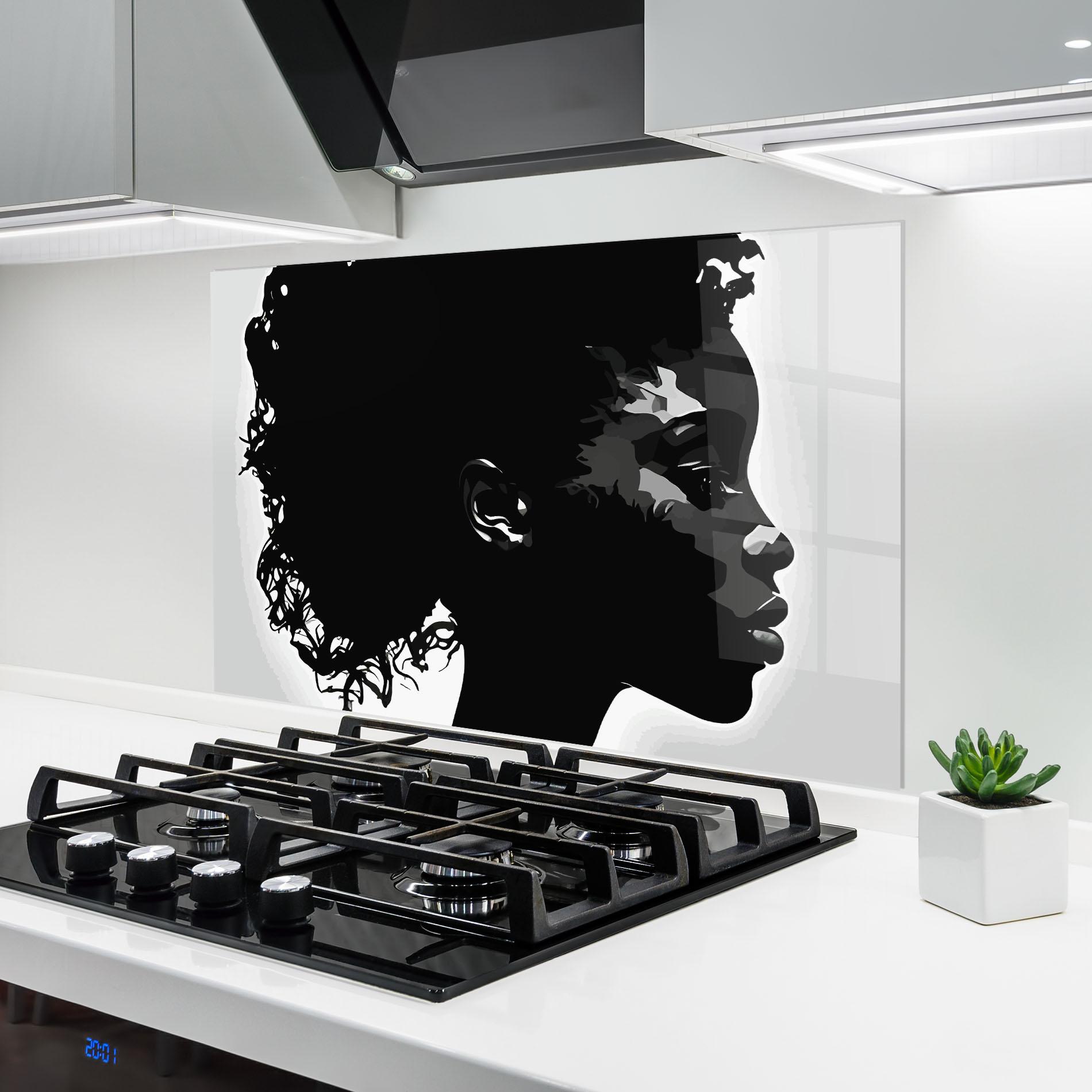 Küchenrückwand Glas Black African Woman mockup 6