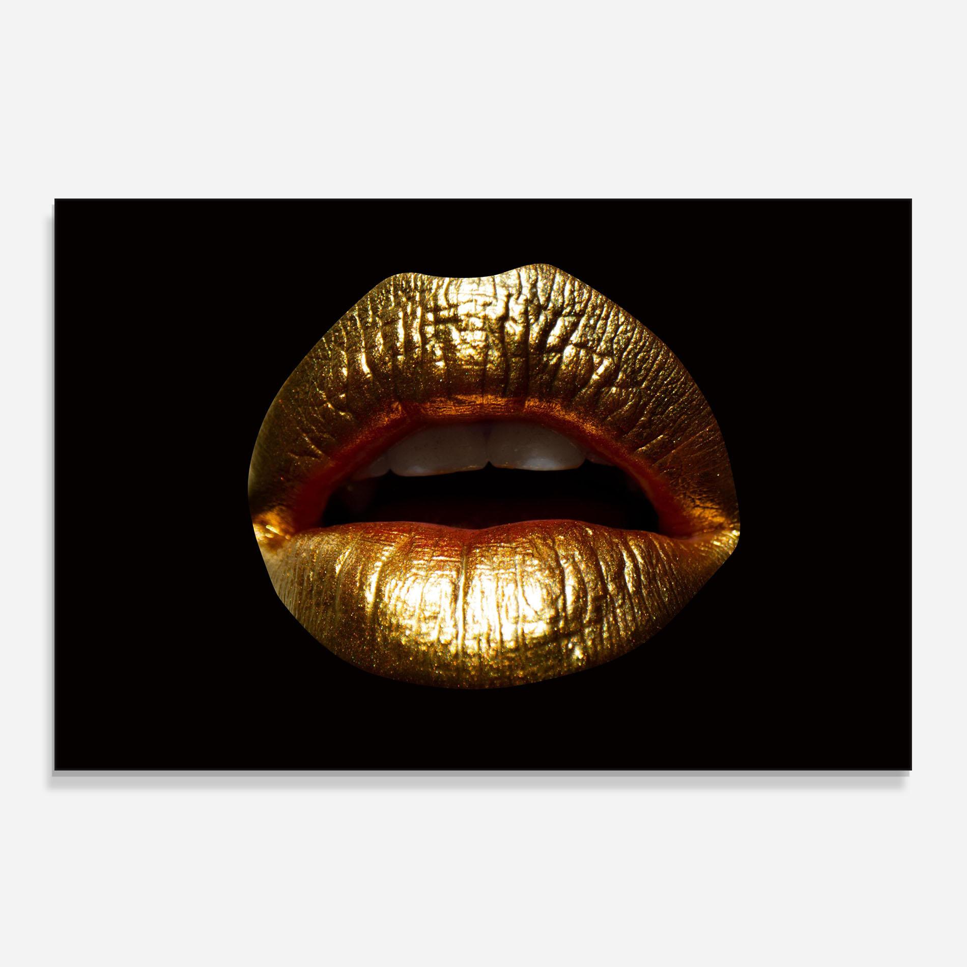 Küchenrückwand Glas Pretty Gold Lips mockup 0