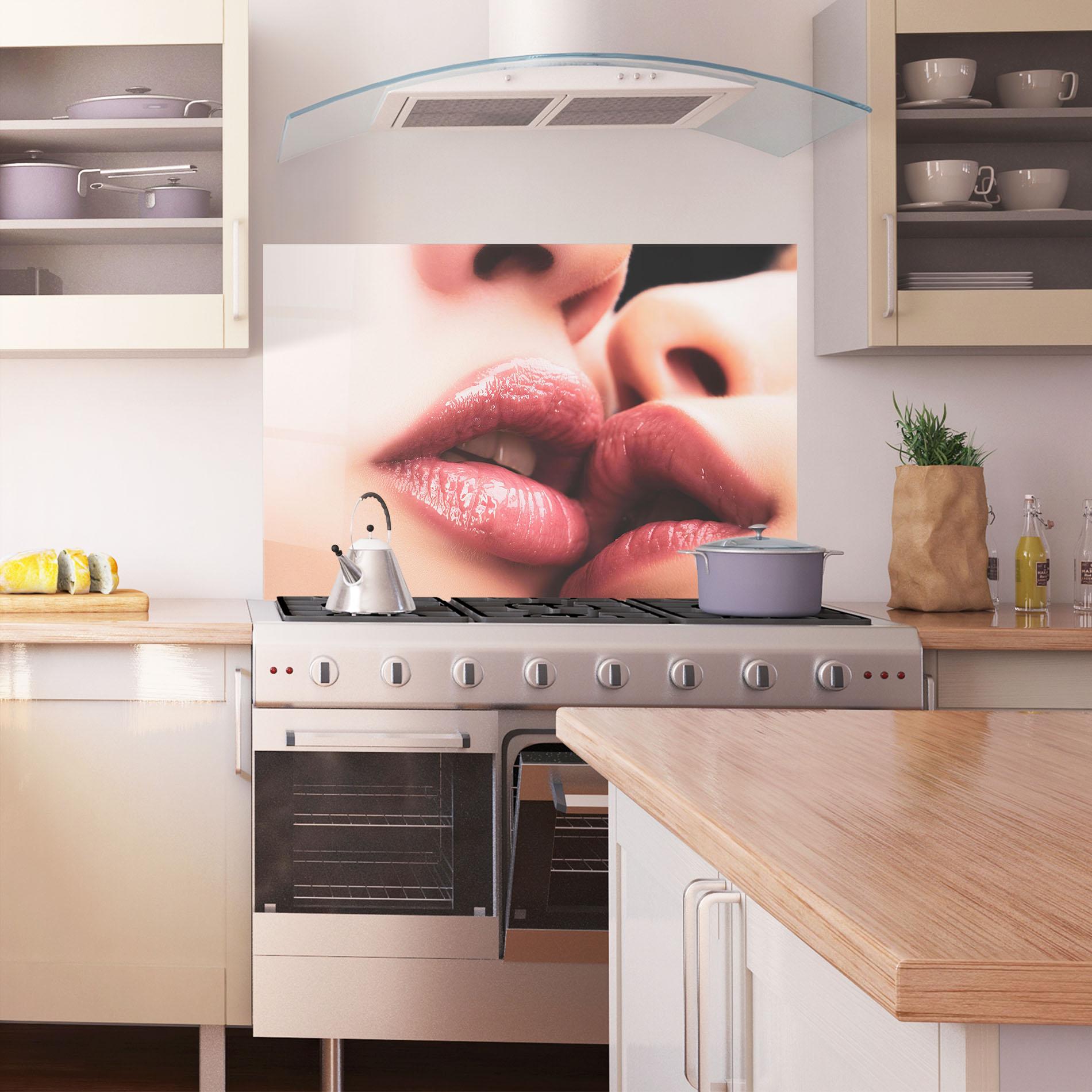 Küchenrückwand Glas Beautiful Lips mockup 1