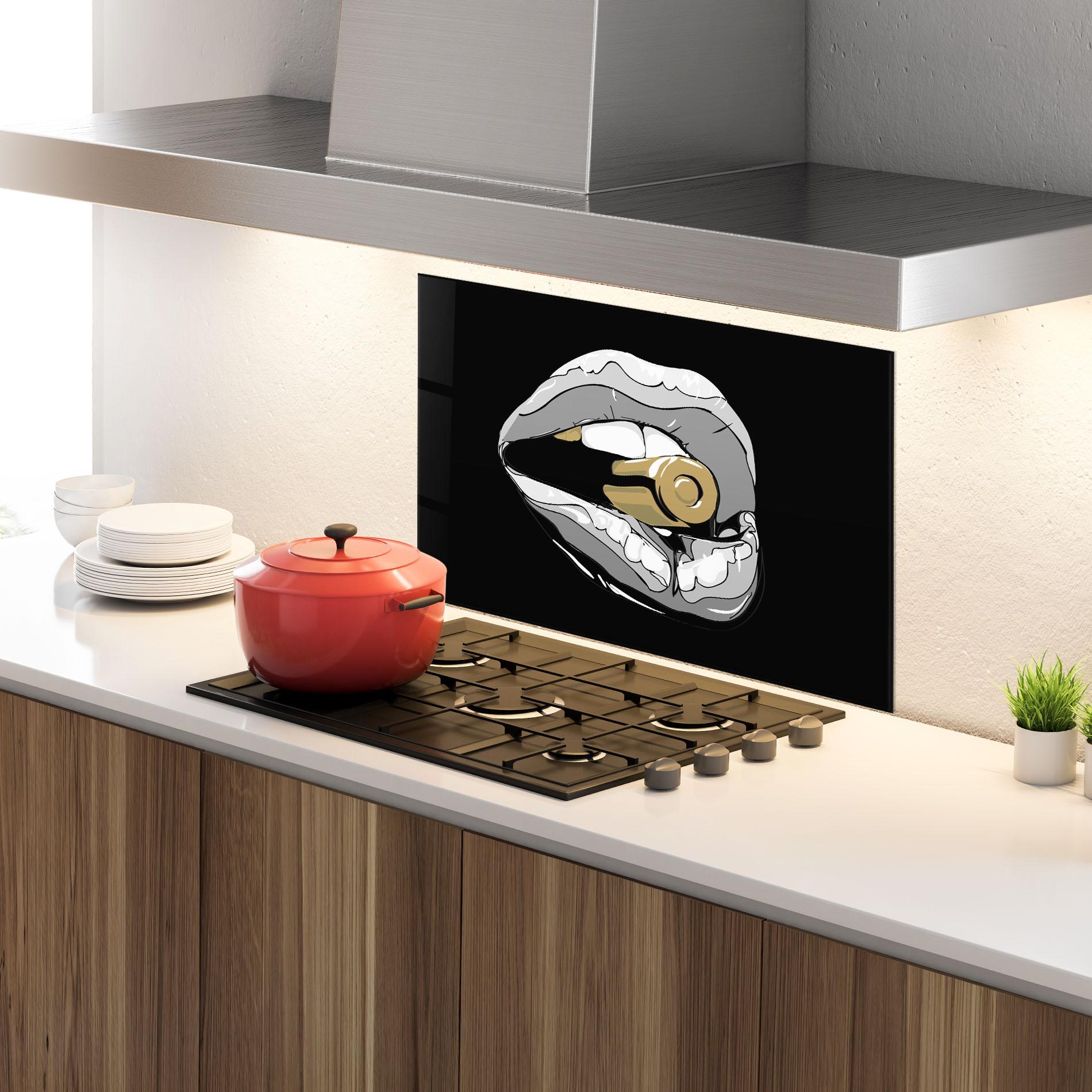 Küchenrückwand Glas Grey Bullet Lips mockup 4