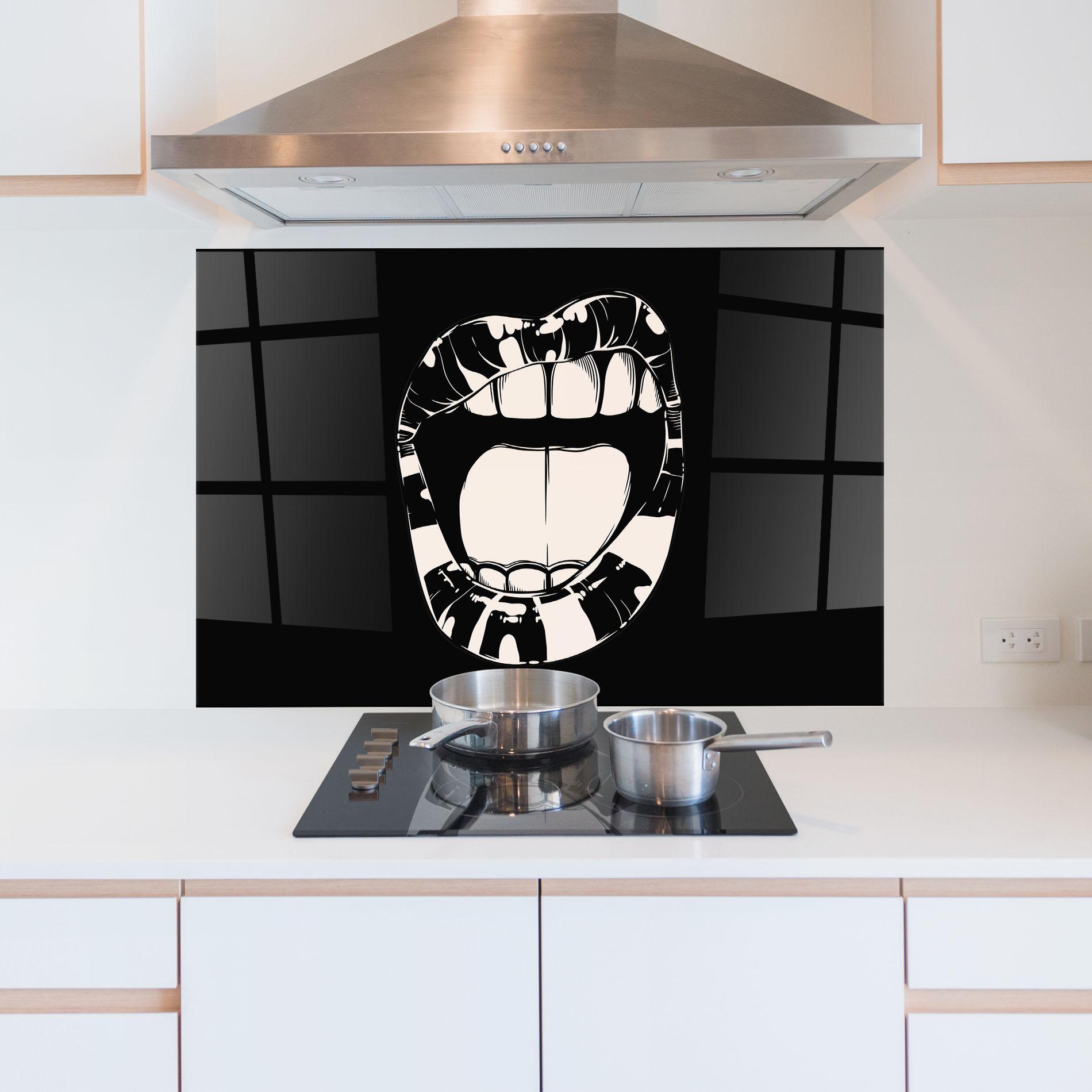 Küchenrückwand Glas Big Lips On Black mockup 5