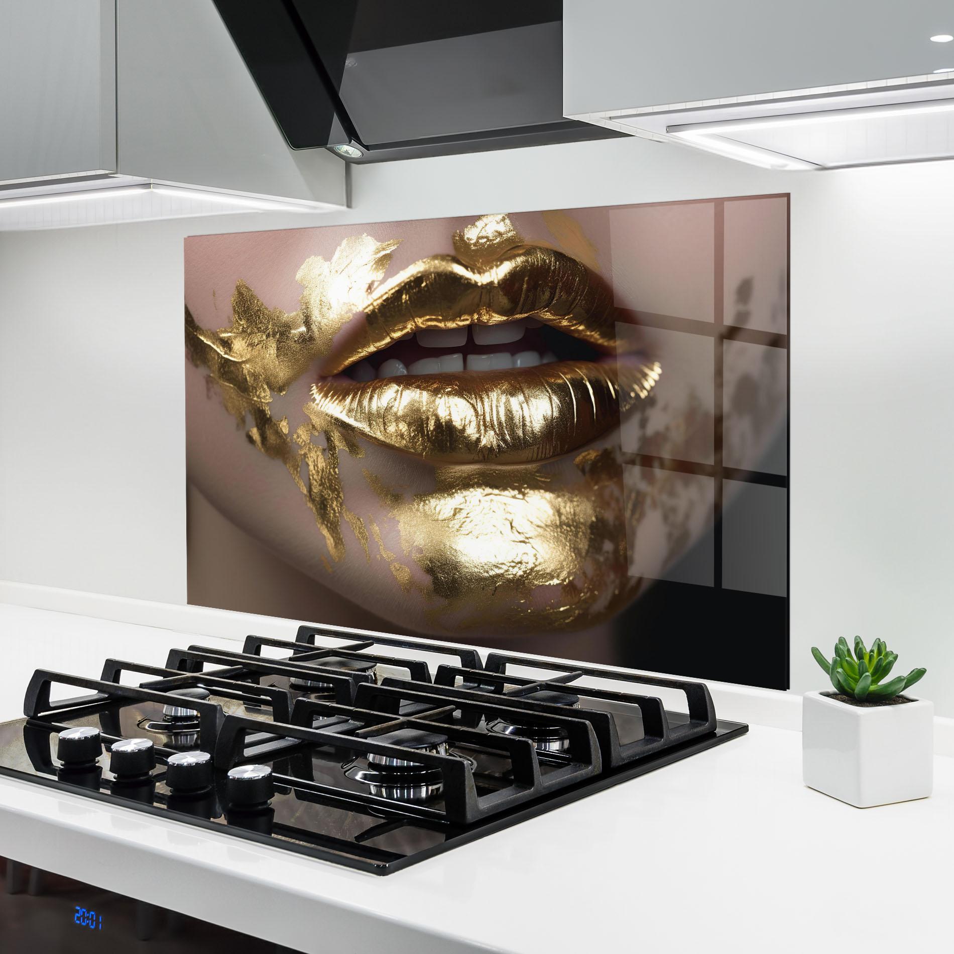 Küchenrückwand Glas Gold Open Lips mockup 6