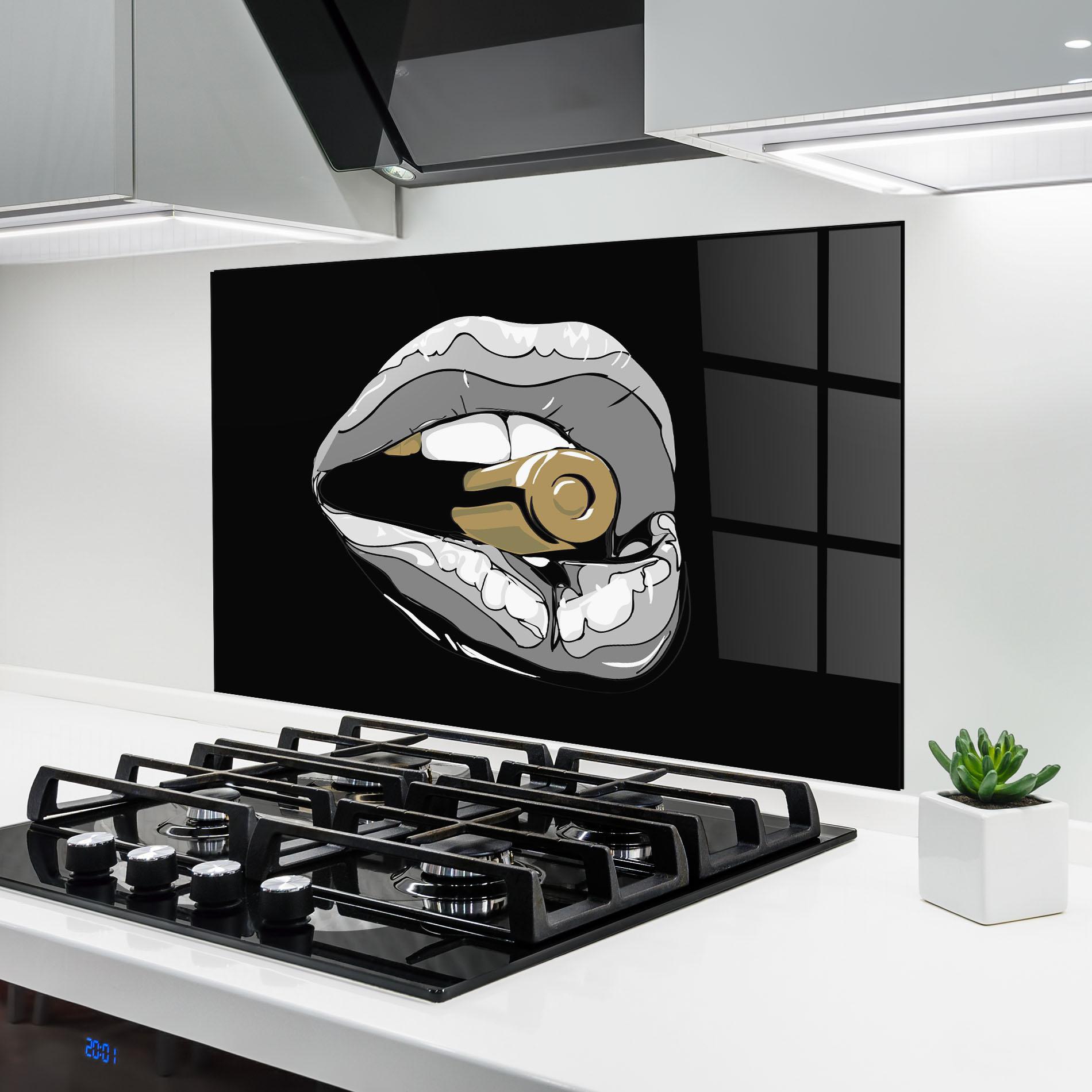 Küchenrückwand Glas Grey Bullet Lips mockup 6