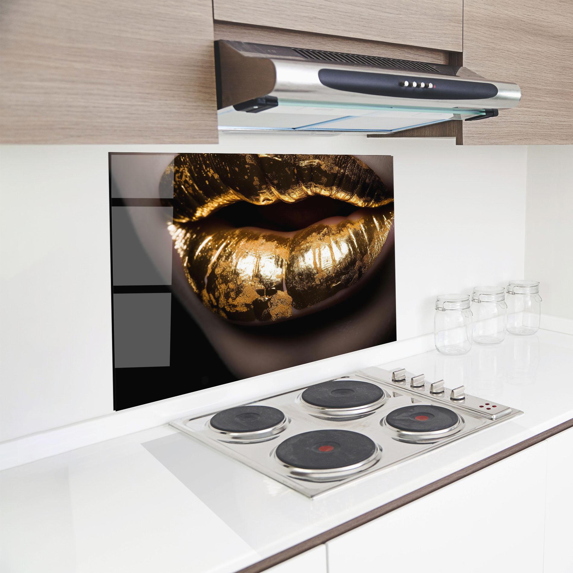 Küchenrückwand Glas Big Gold Lips mockup 8