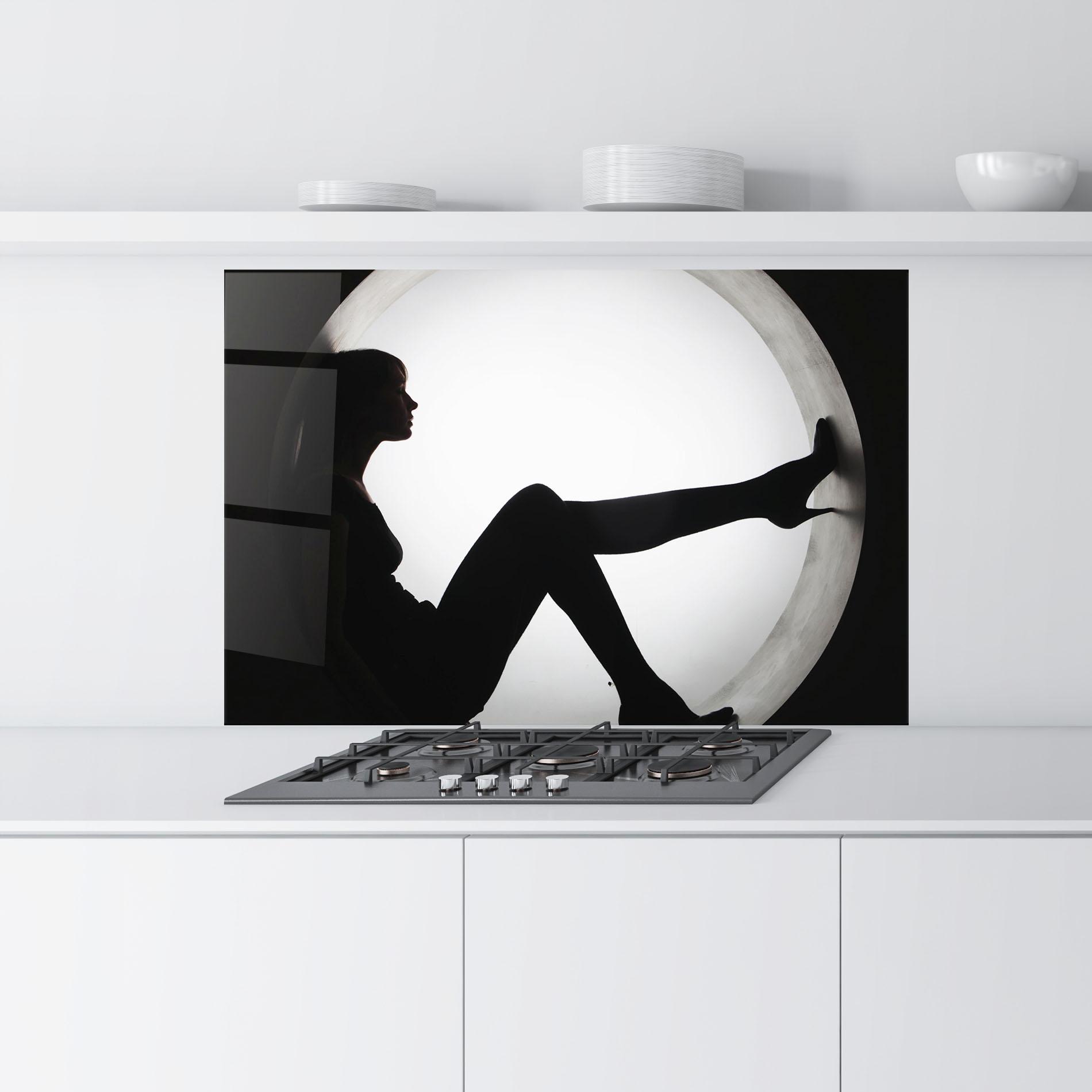 Küchenrückwand Glas Stylish Woman Silhouette mockup 9