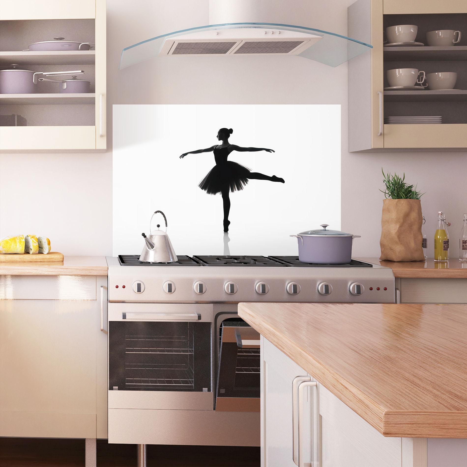 Küchenrückwand Glas Ballerina Shilouette mockup 1
