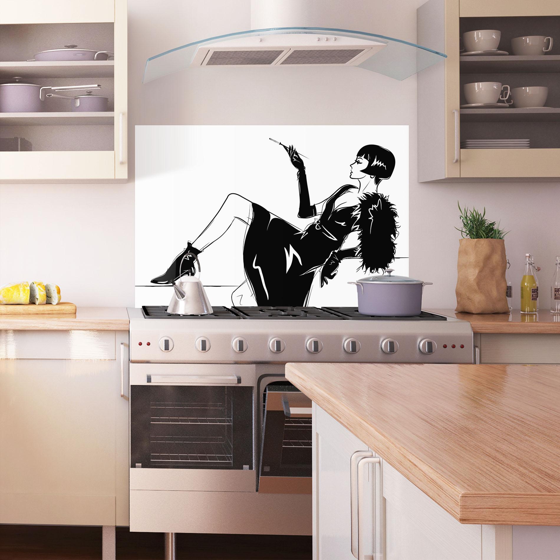 Küchenrückwand Glas Fashion Shilouette mockup 1