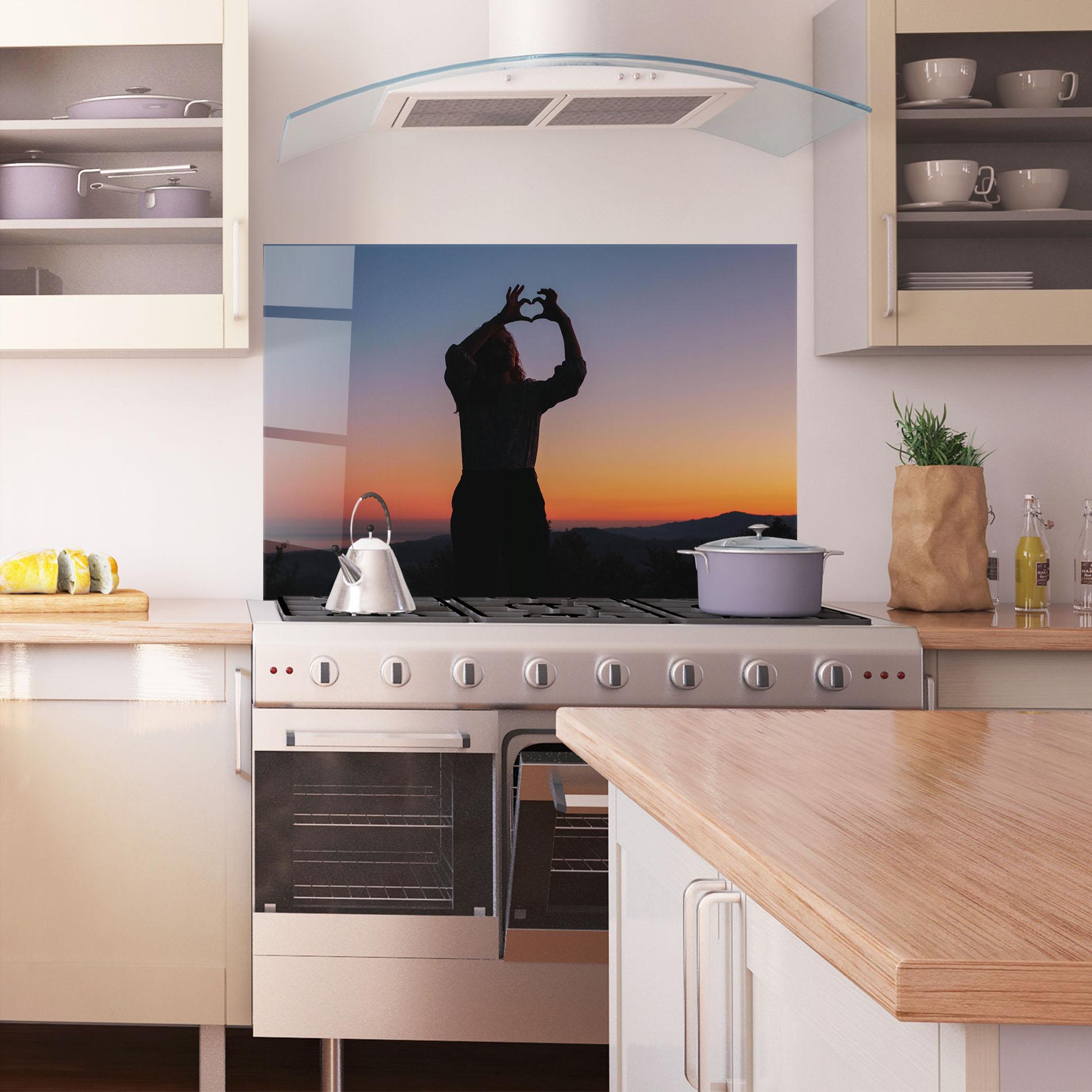 Küchenrückwand Glas Sunset Heart Symbol mockup 1
