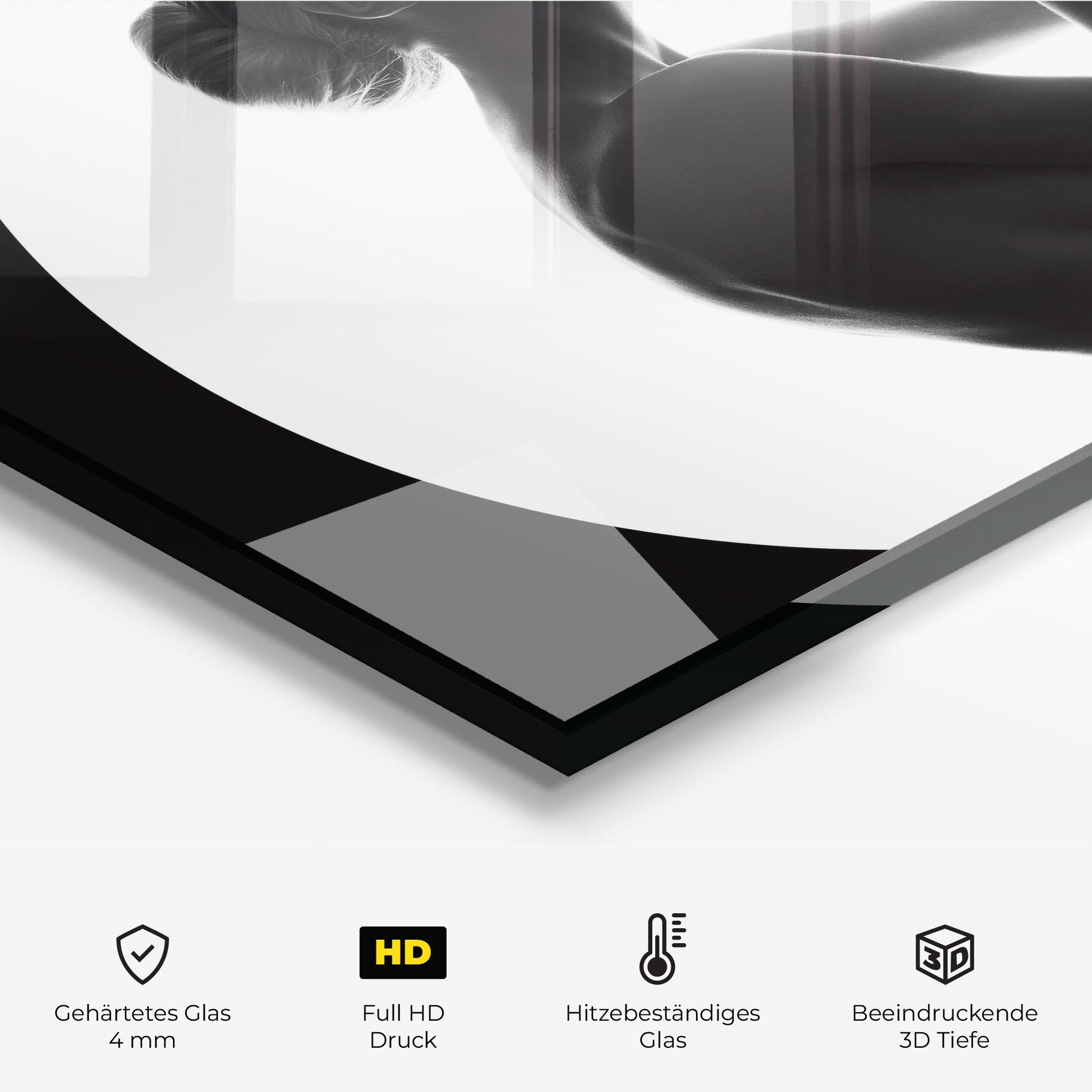 Küchenrückwand Glas Circle Woman Body mockup 2