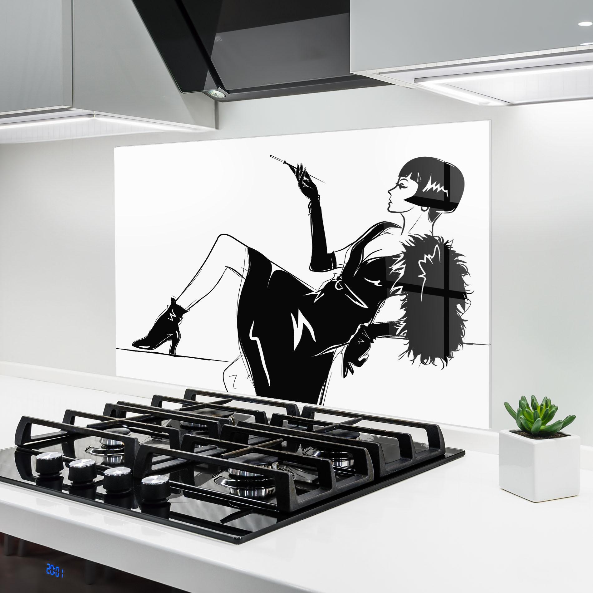 Küchenrückwand Glas Fashion Shilouette mockup 6