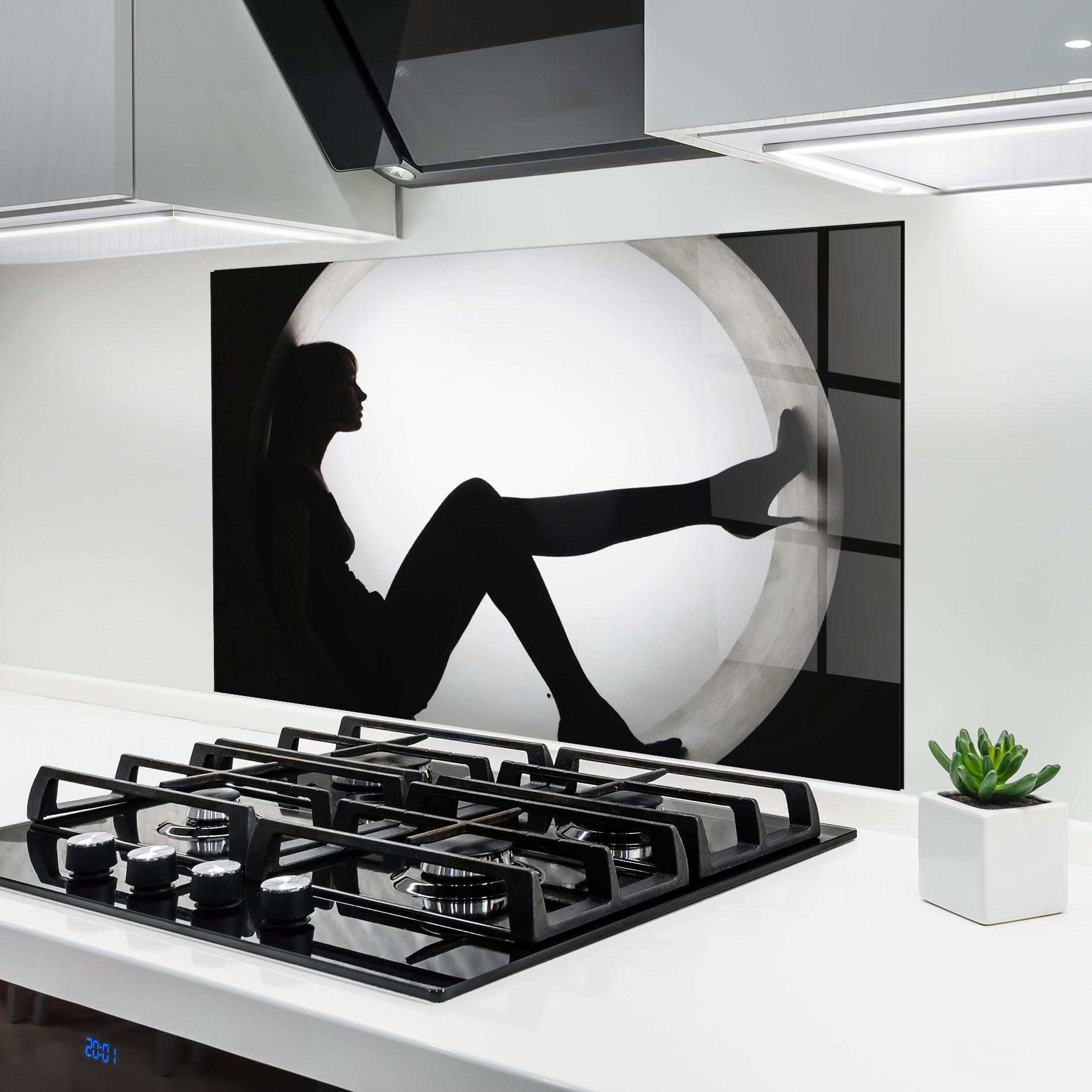 Küchenrückwand Glas Stylish Woman Silhouette mockup 6