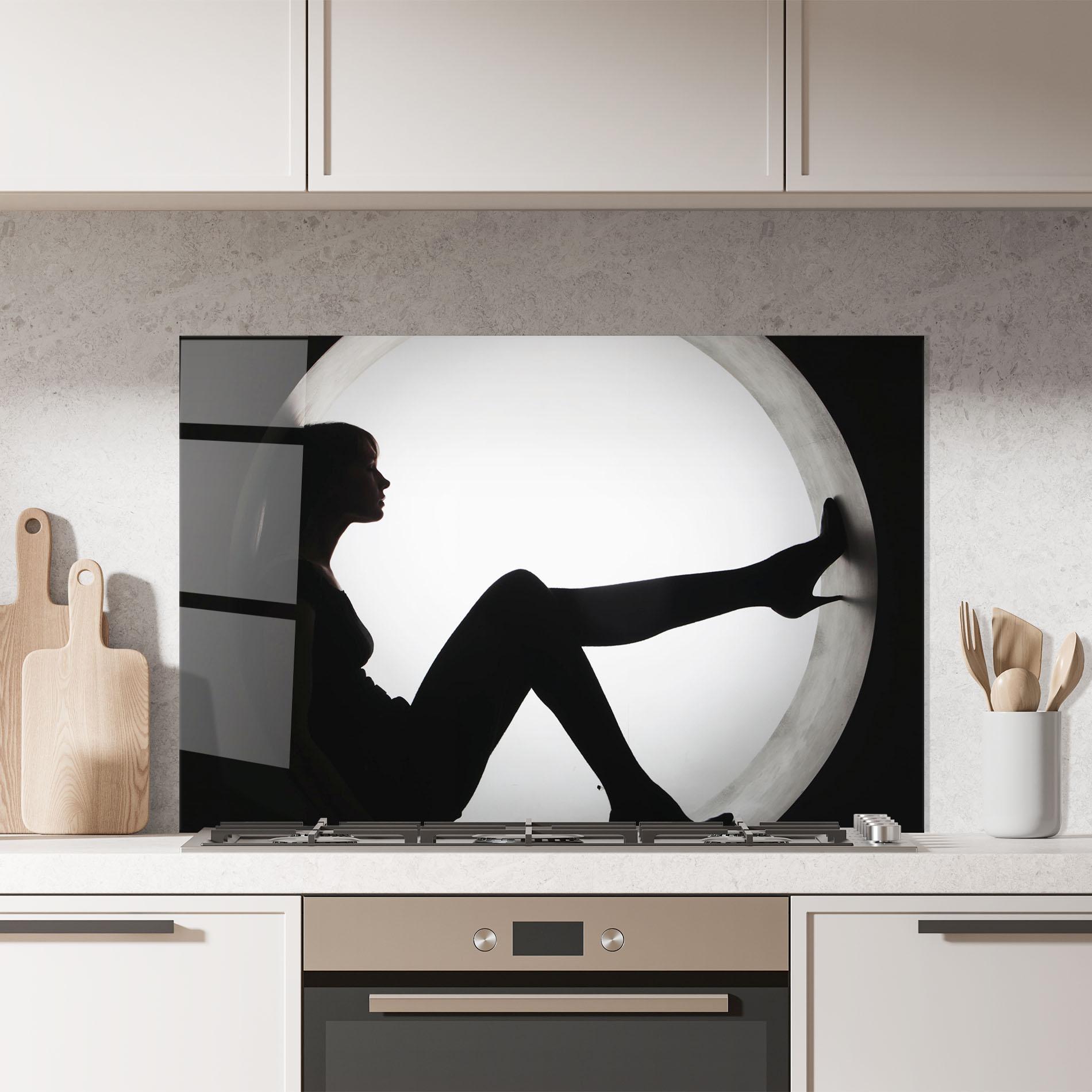 Küchenrückwand Glas Stylish Woman Silhouette mockup 7