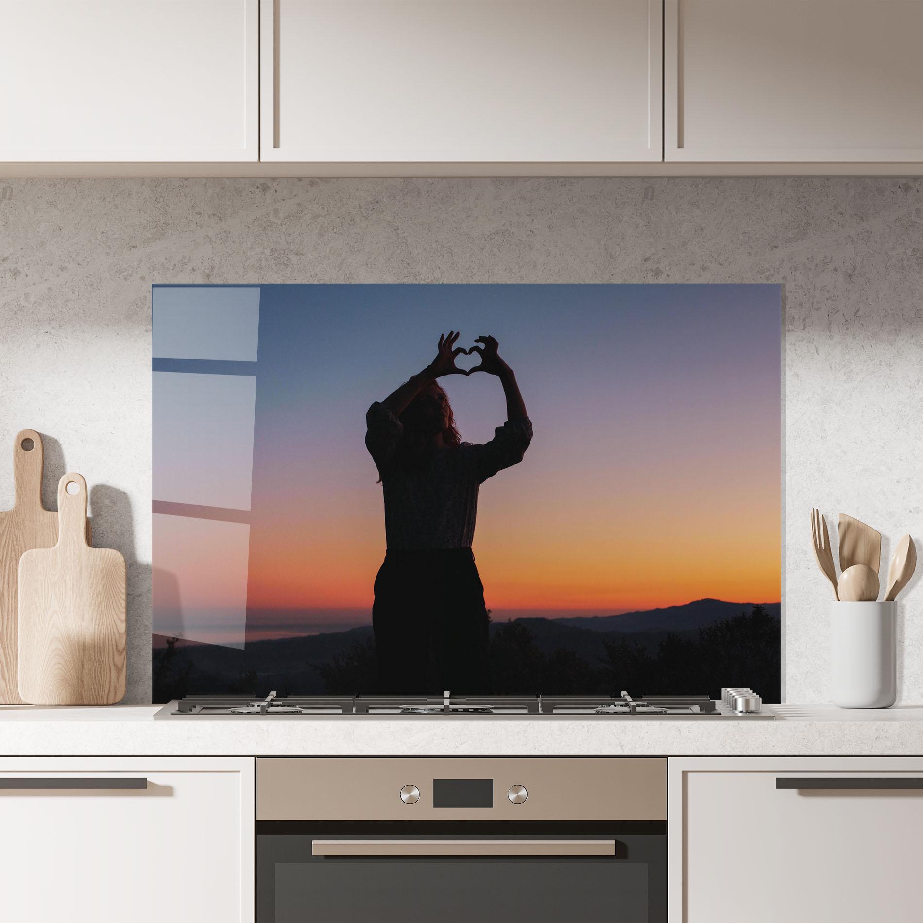Küchenrückwand Glas Sunset Heart Symbol mockup 7