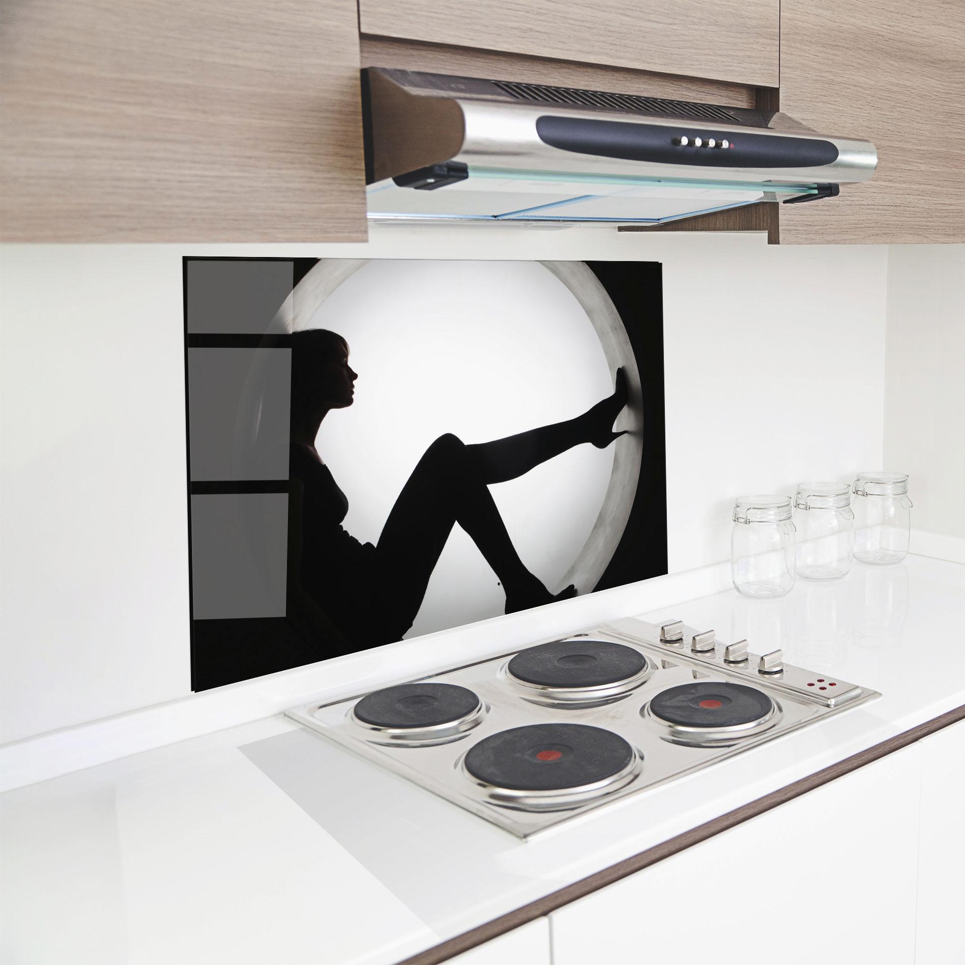 Küchenrückwand Glas Stylish Woman Silhouette mockup 8
