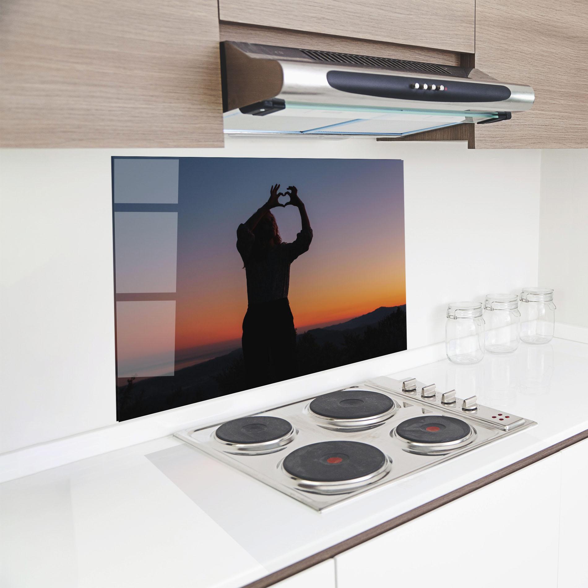 Küchenrückwand Glas Sunset Heart Symbol mockup 8