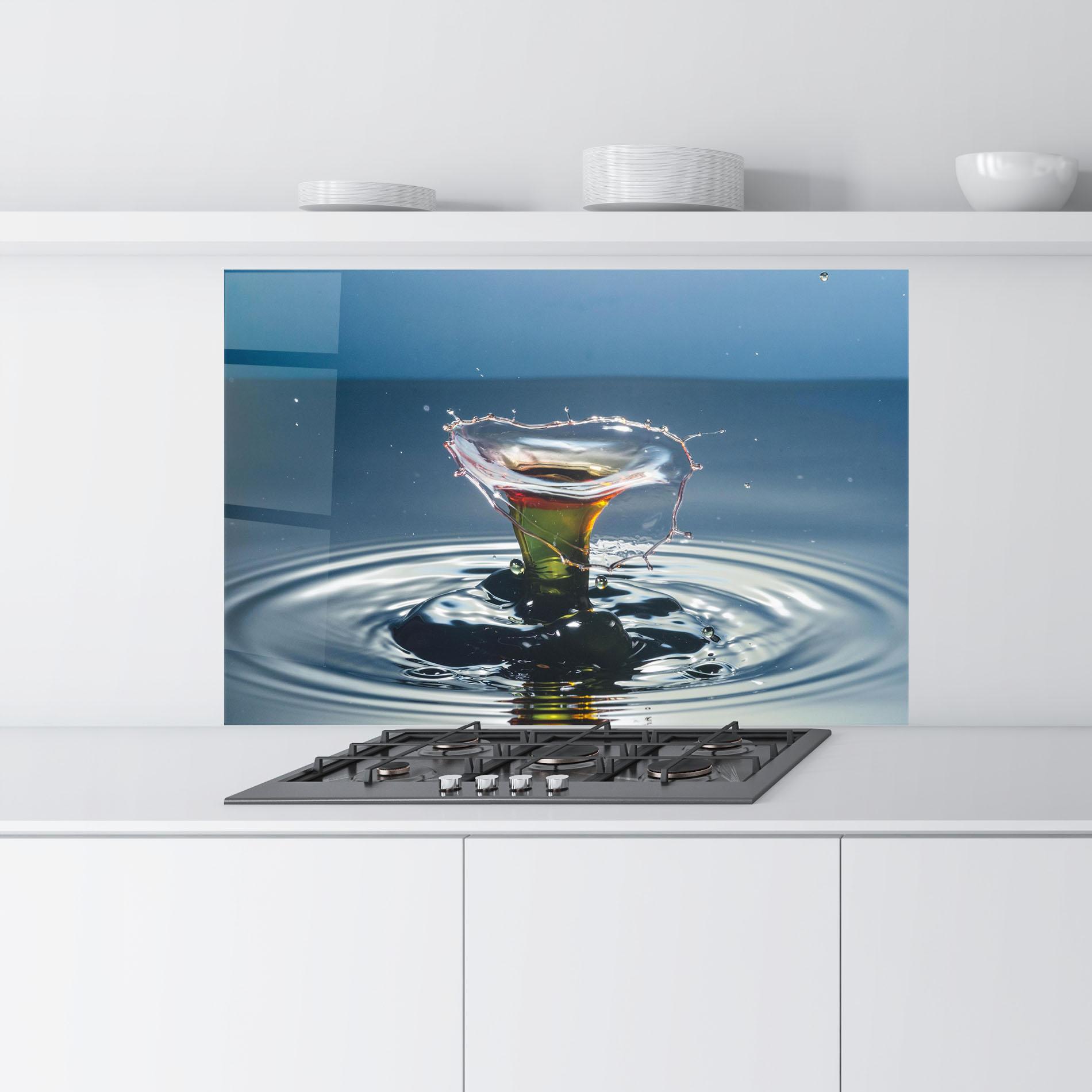 Küchenrückwand Glas Beautiful Water Splash mockup 9