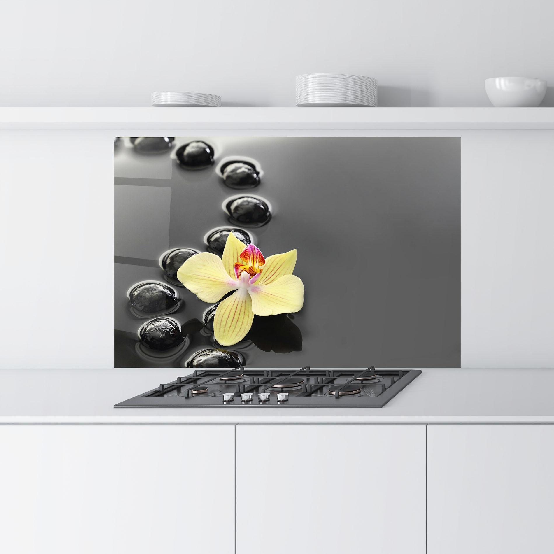 Küchenrückwand Glas Orchid In Water mockup 9