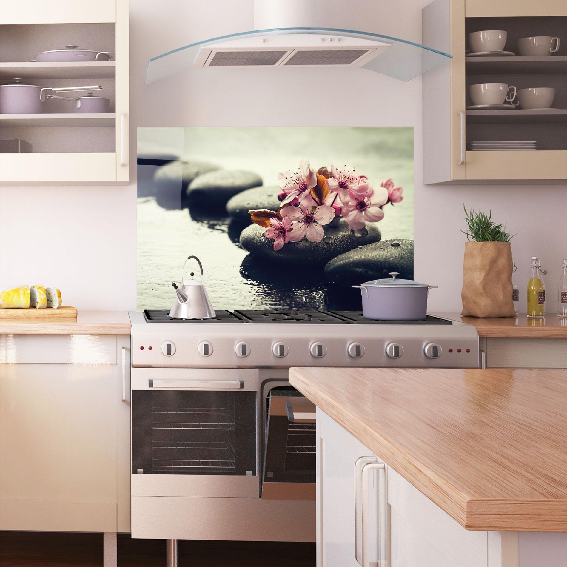 Küchenrückwand Glas Hot Spa Flowers mockup 1