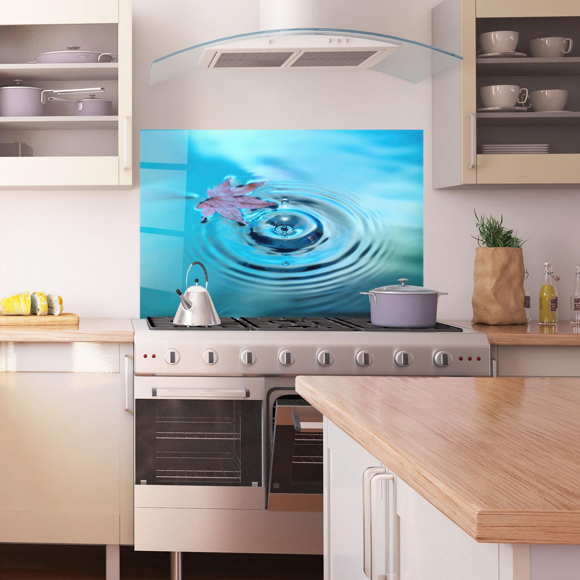 Küchenrückwand Glas Red Leaf Floating mockup 1