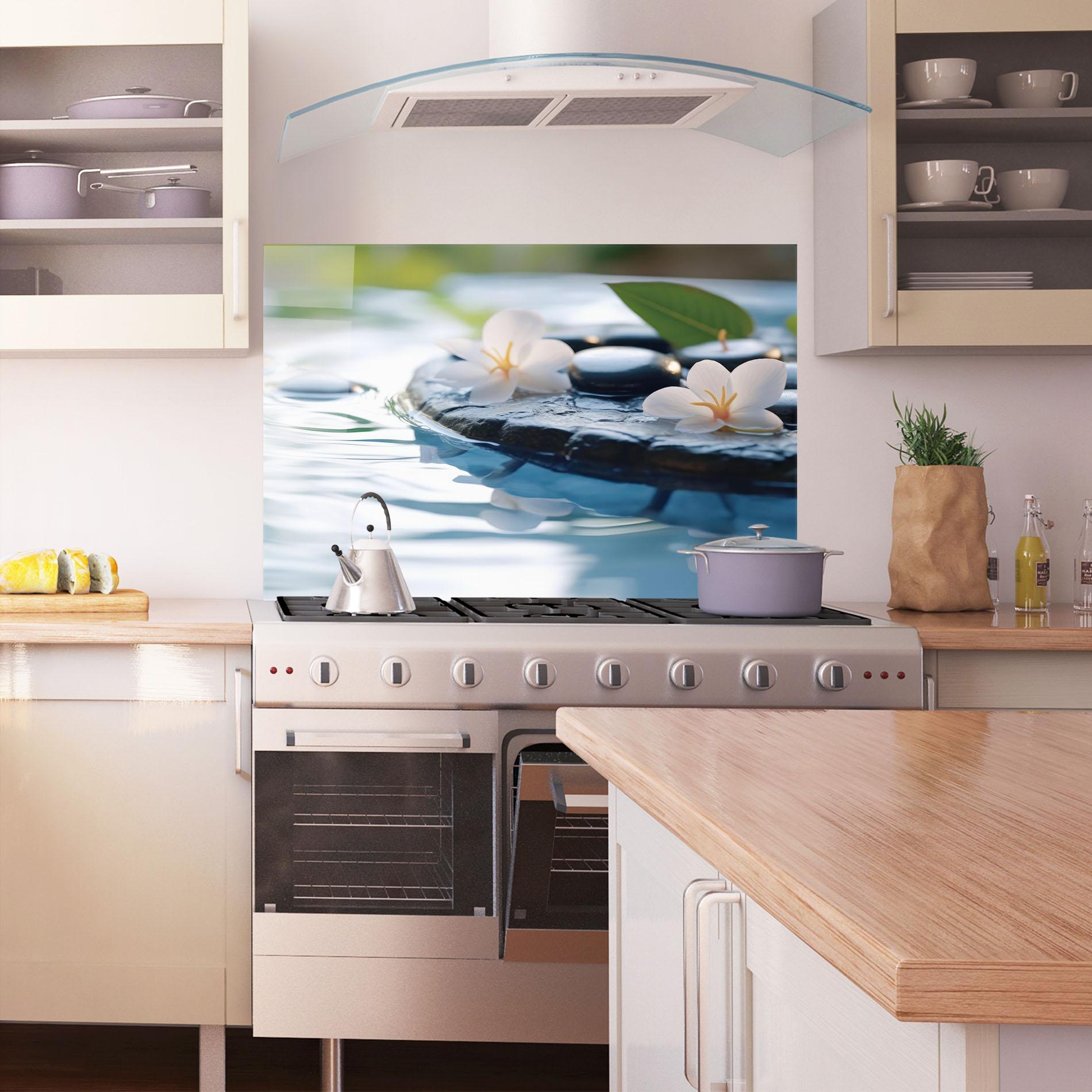 Küchenrückwand Glas Water White Flowers mockup 1