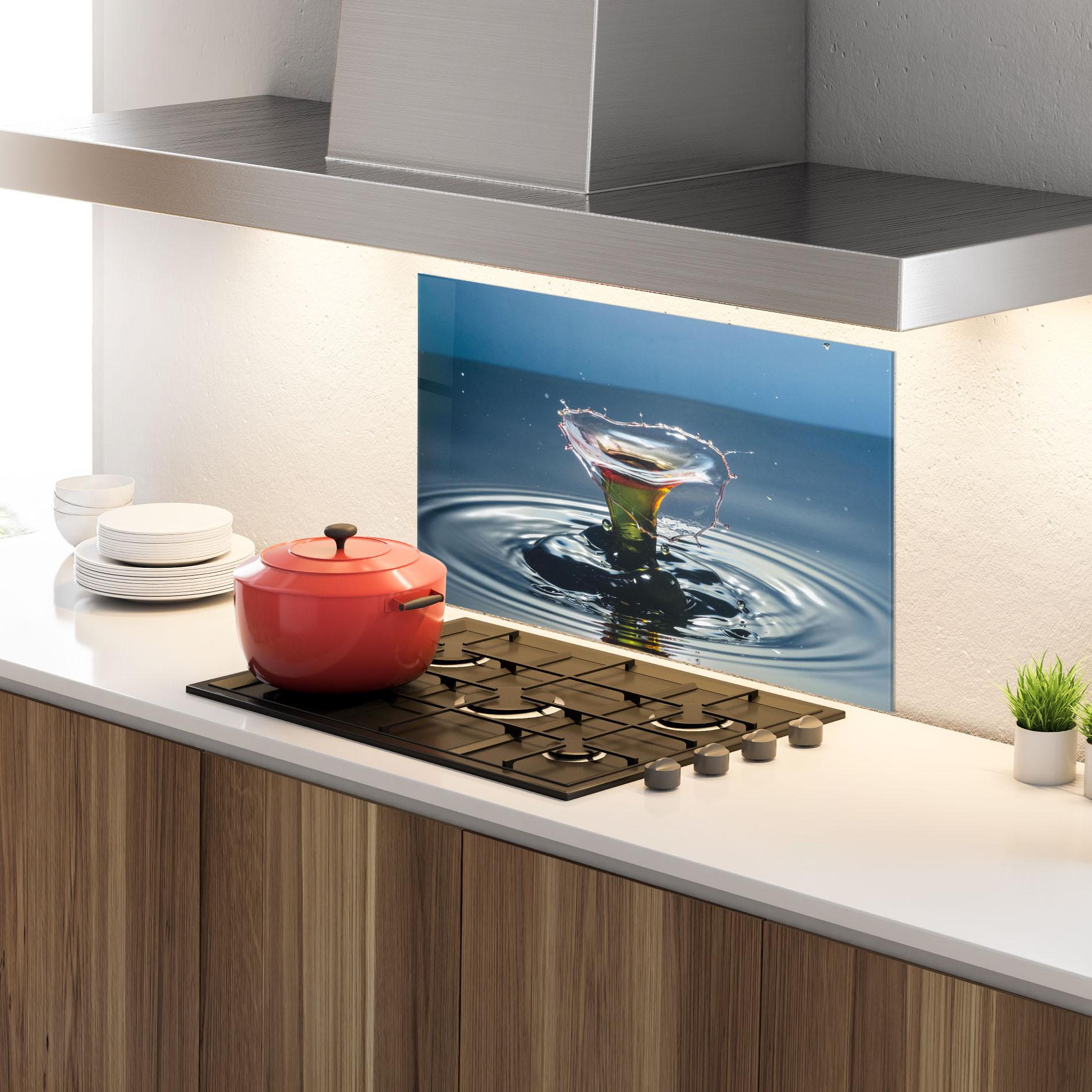 Küchenrückwand Glas Beautiful Water Splash mockup 4