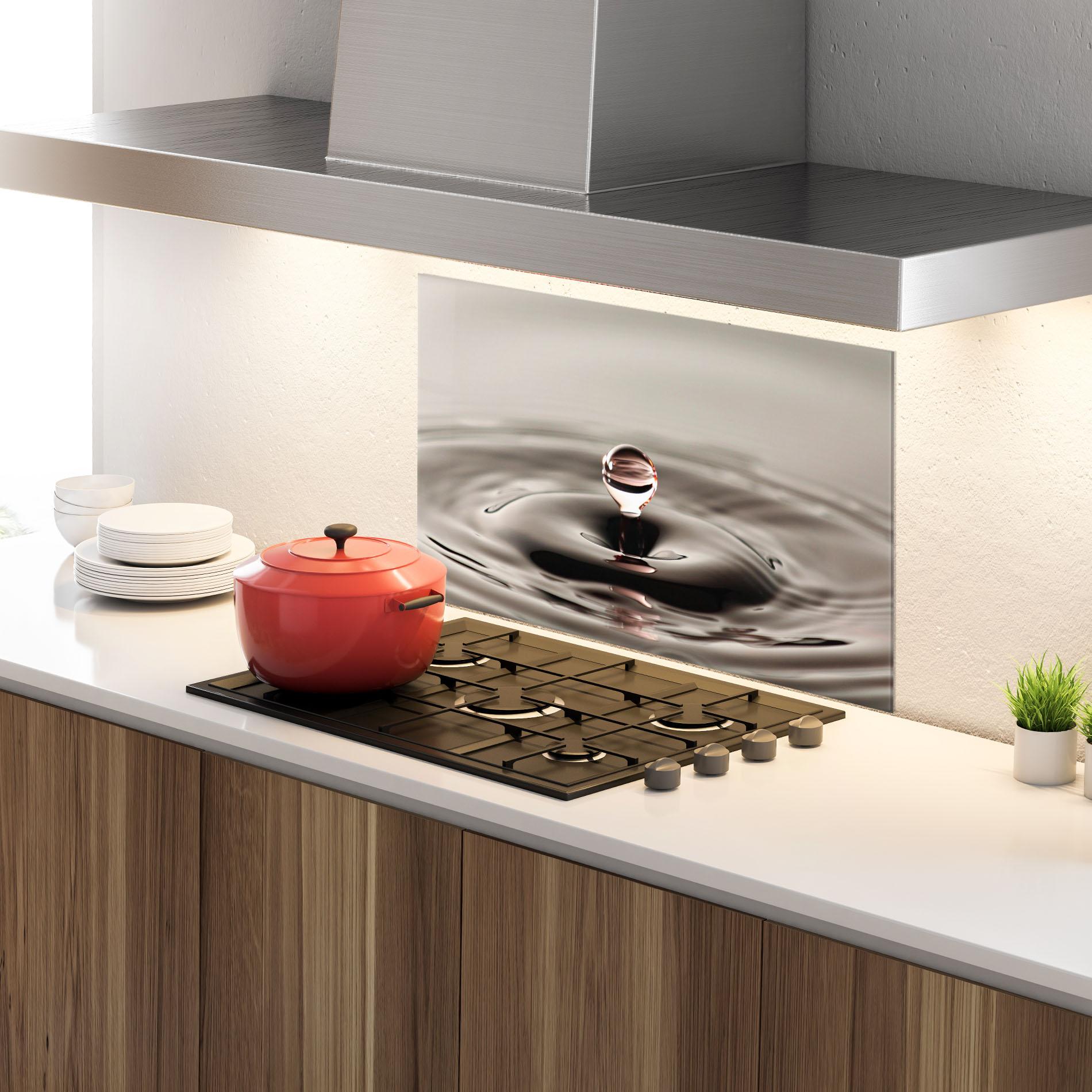 Küchenrückwand Glas Close Red Water Drop mockup 4