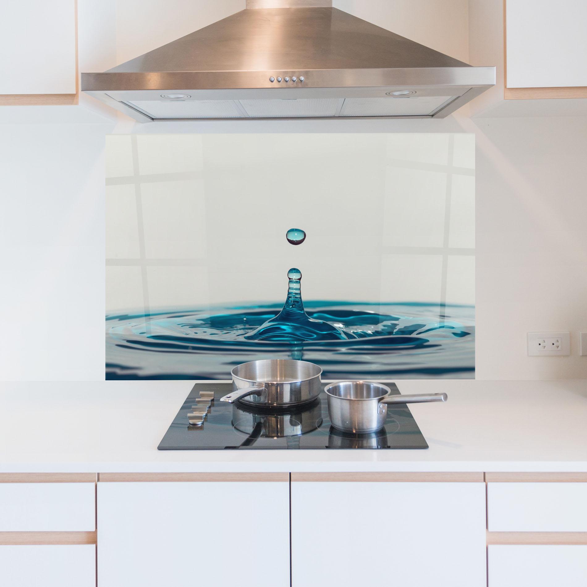 Küchenrückwand Glas Blue Water Drop mockup 5