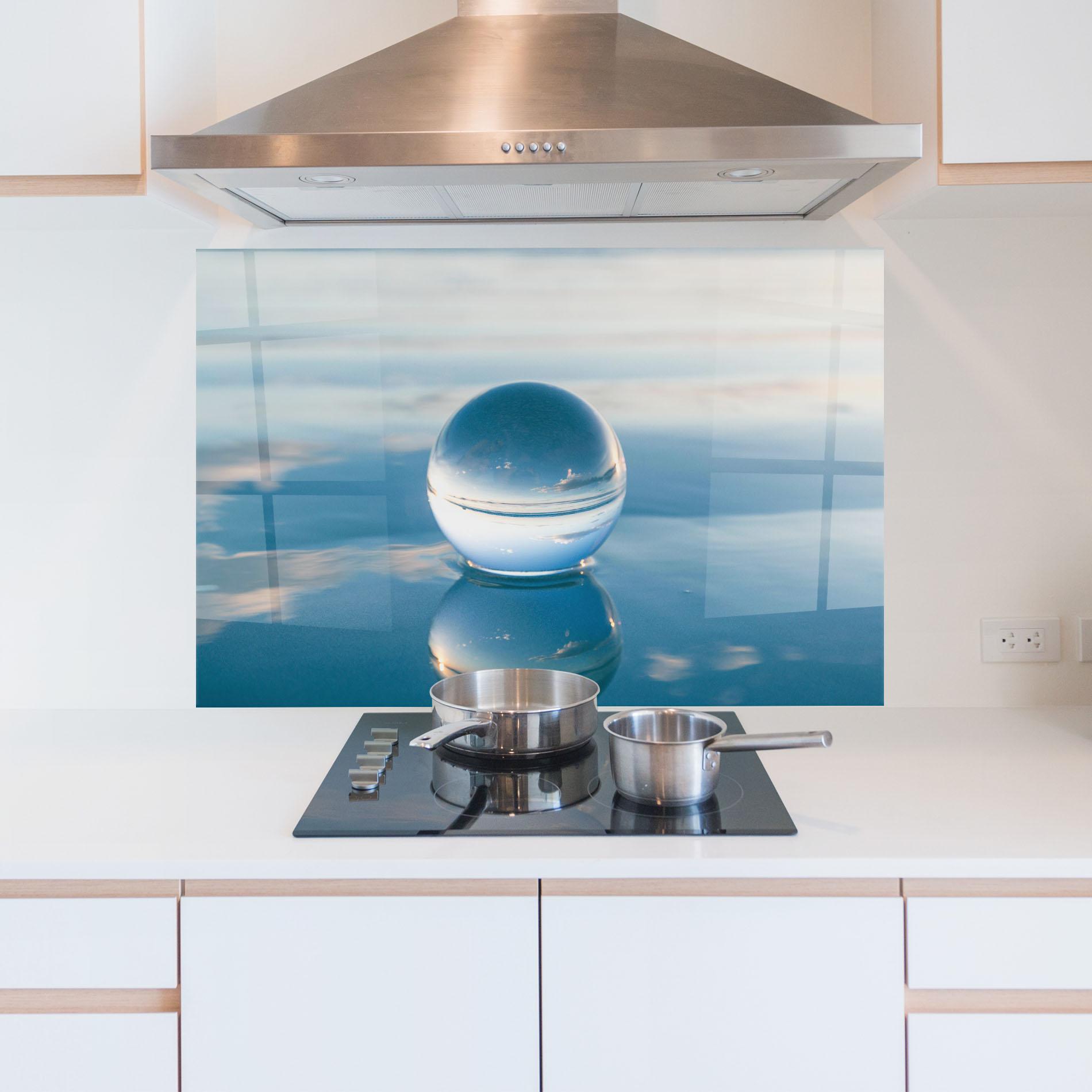 Küchenrückwand Glas Crystal Ball Reflecting mockup 5