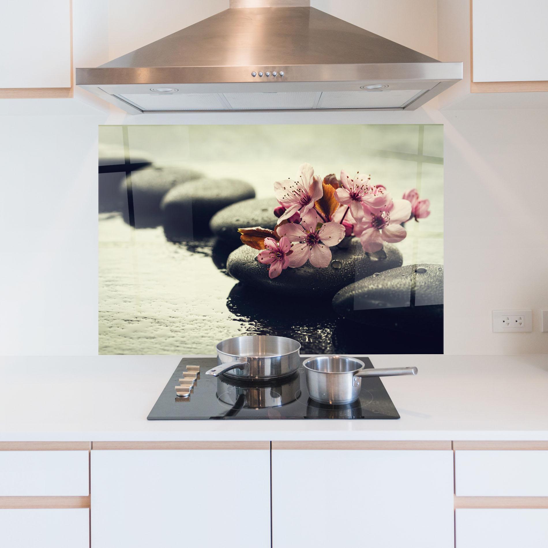 Küchenrückwand Glas Hot Spa Flowers mockup 5