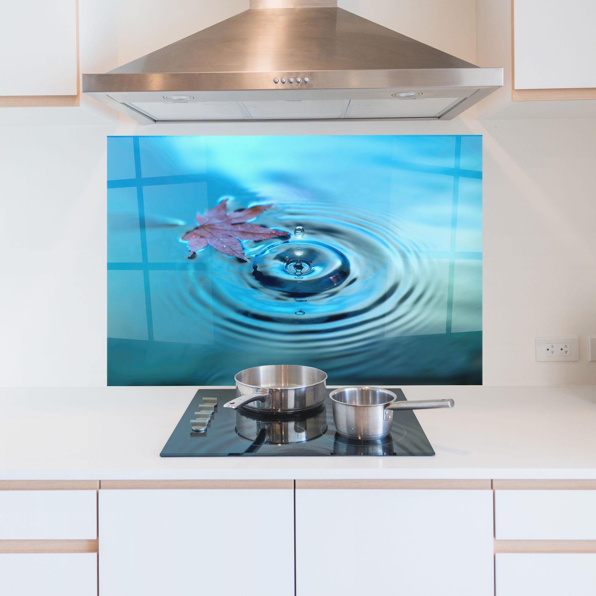 Küchenrückwand Glas Red Leaf Floating mockup 5