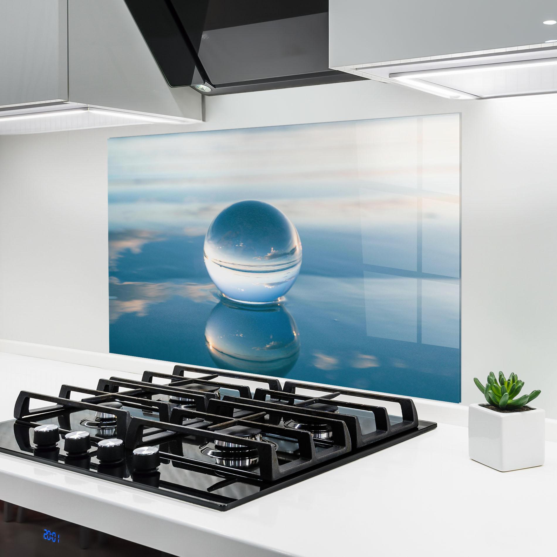 Küchenrückwand Glas Crystal Ball Reflecting mockup 6