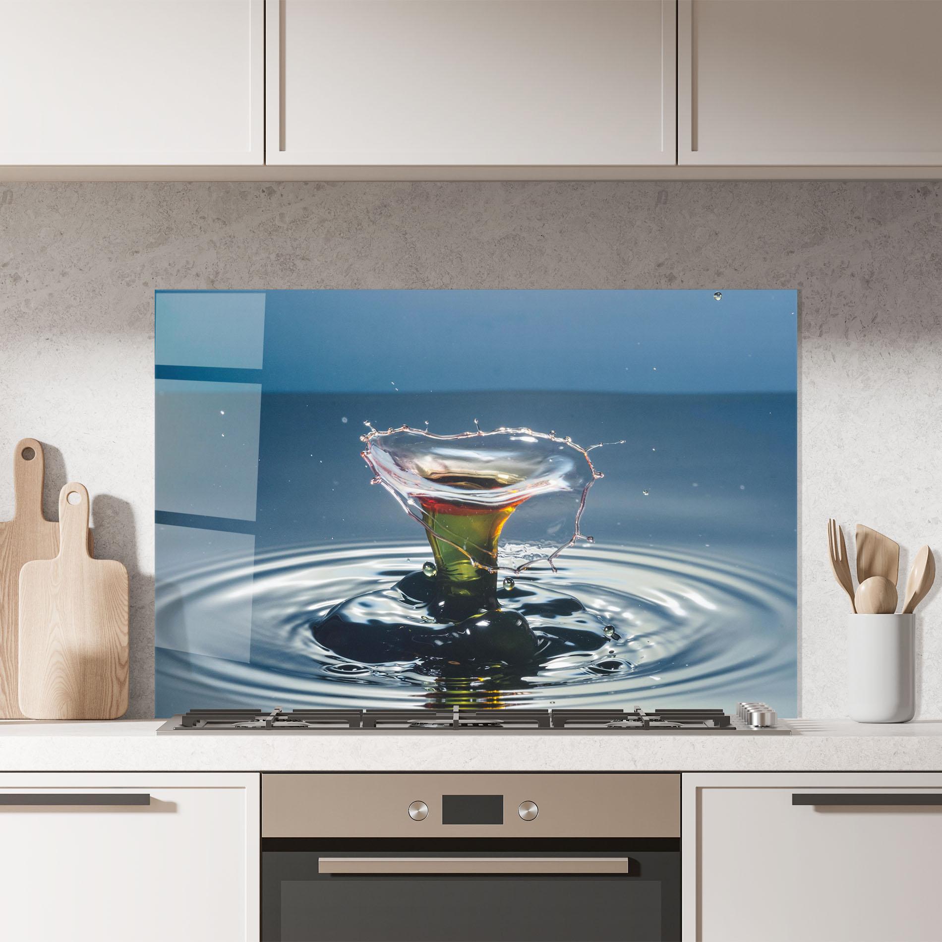 Küchenrückwand Glas Beautiful Water Splash mockup 7