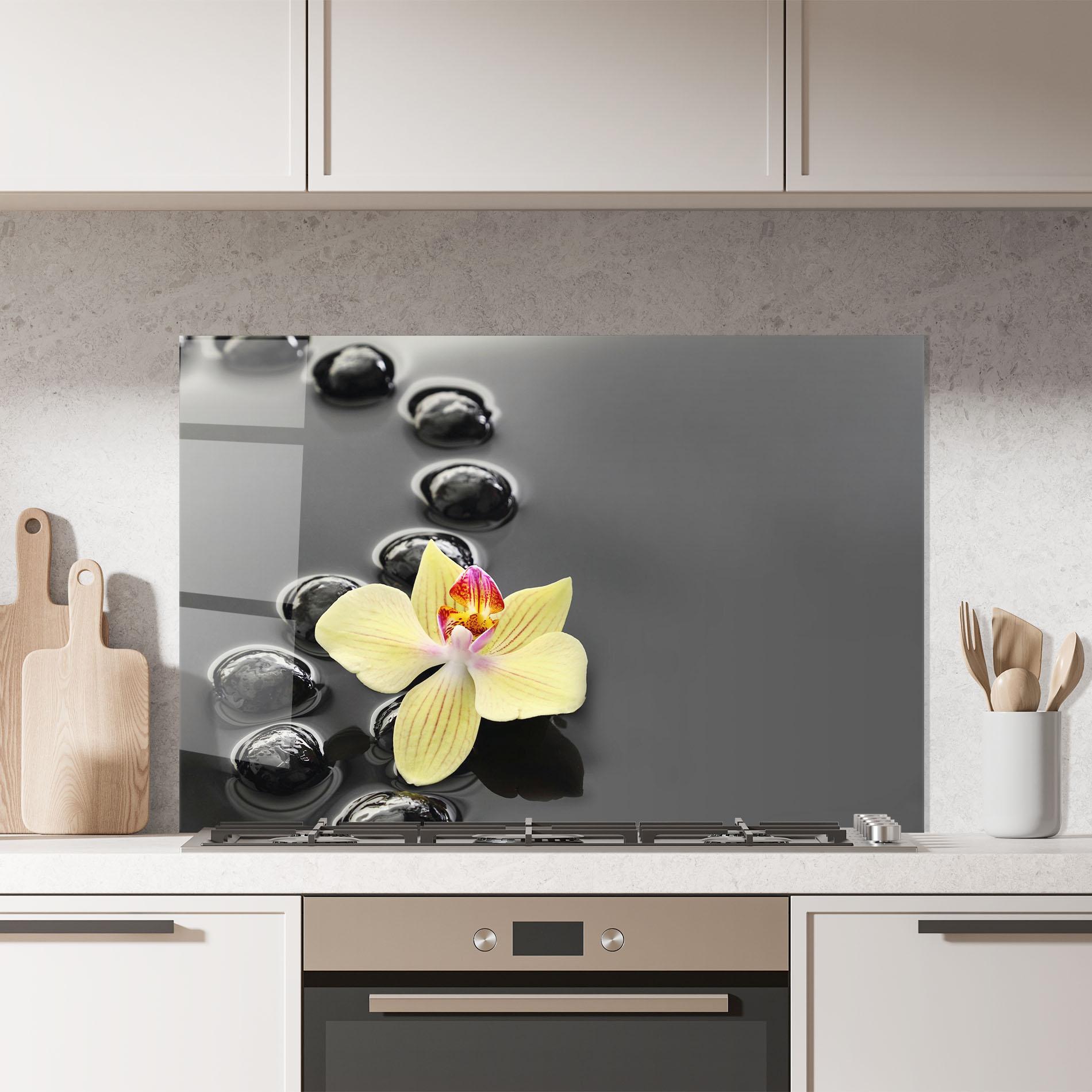 Küchenrückwand Glas Orchid In Water mockup 7