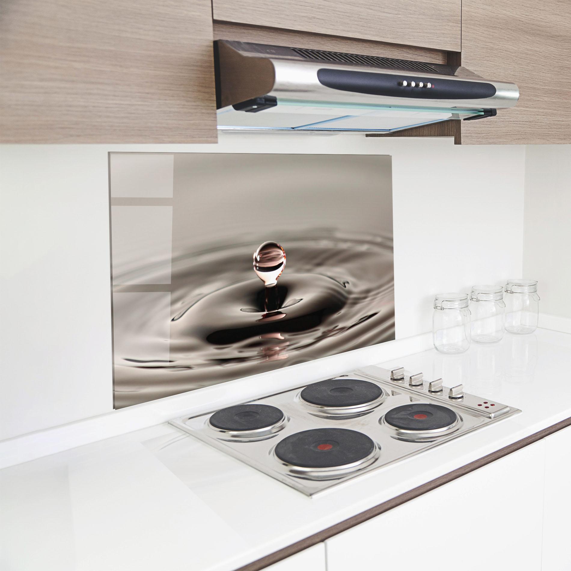Küchenrückwand Glas Close Red Water Drop mockup 8