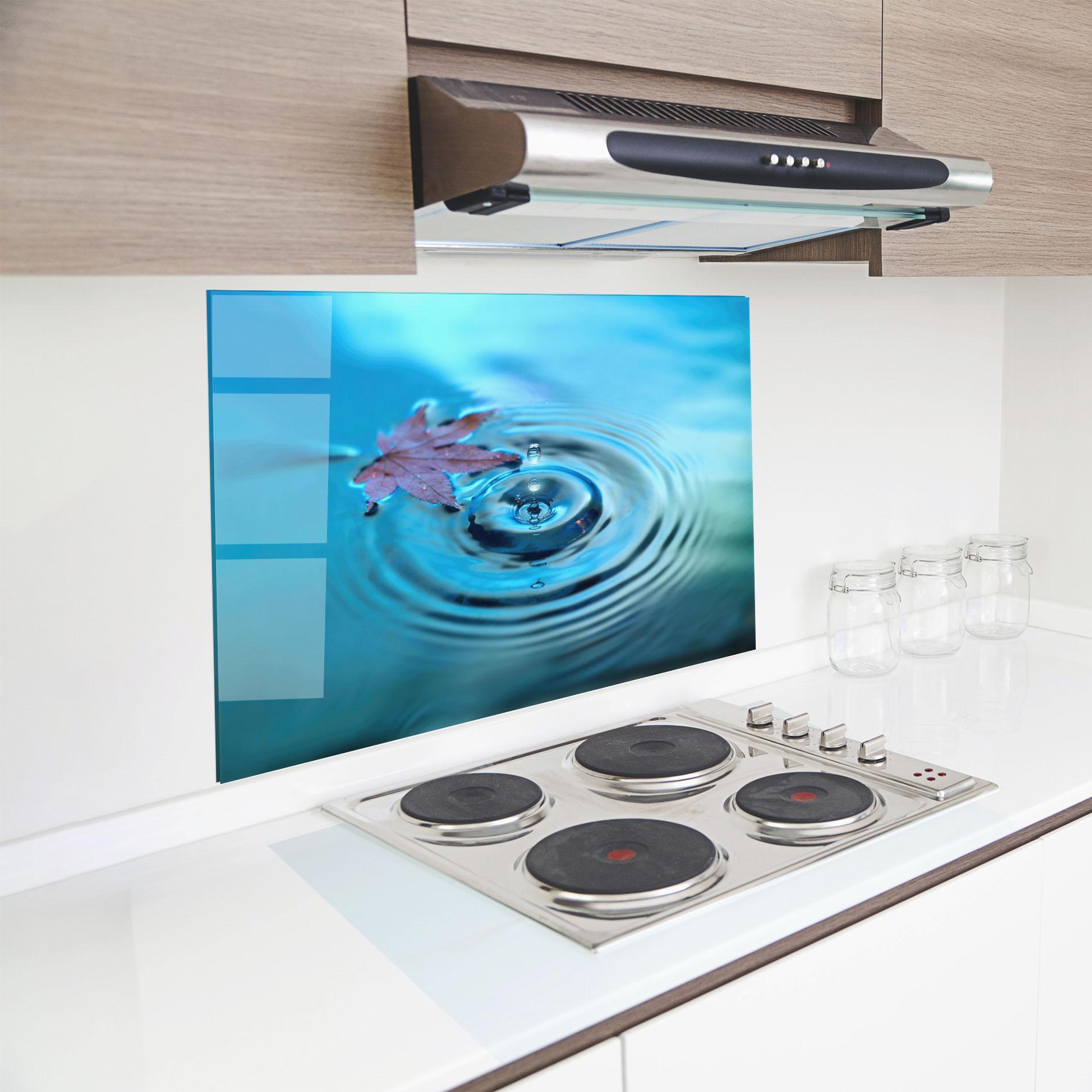 Küchenrückwand Glas Red Leaf Floating mockup 8