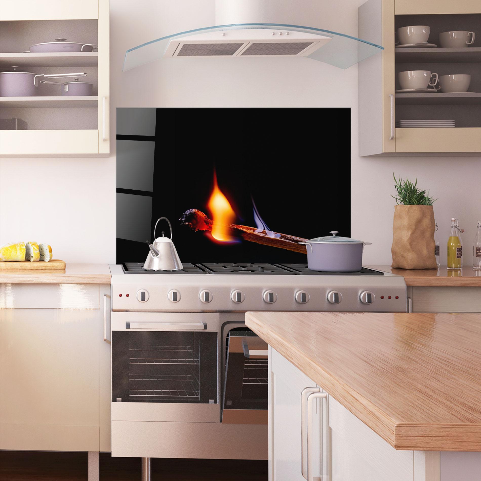 Küchenrückwand Glas Burning Matchsticks mockup 1