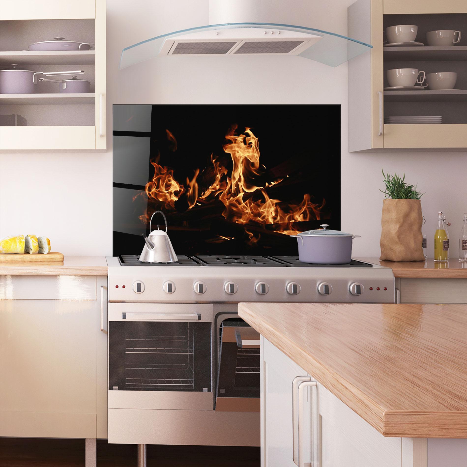 Küchenrückwand Glas Fire On Black mockup 1