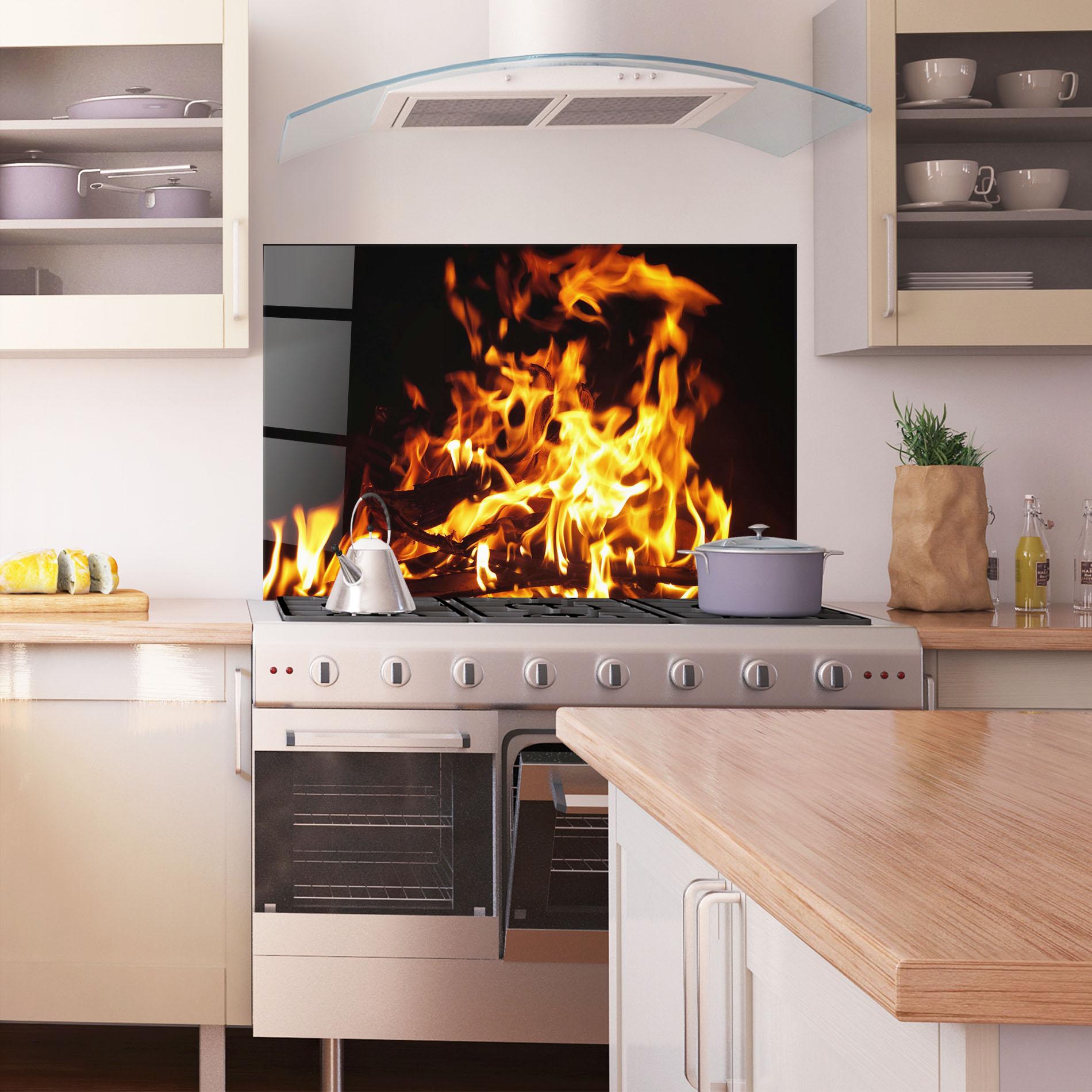 Küchenrückwand Glas Wild Fire Close Up mockup 1