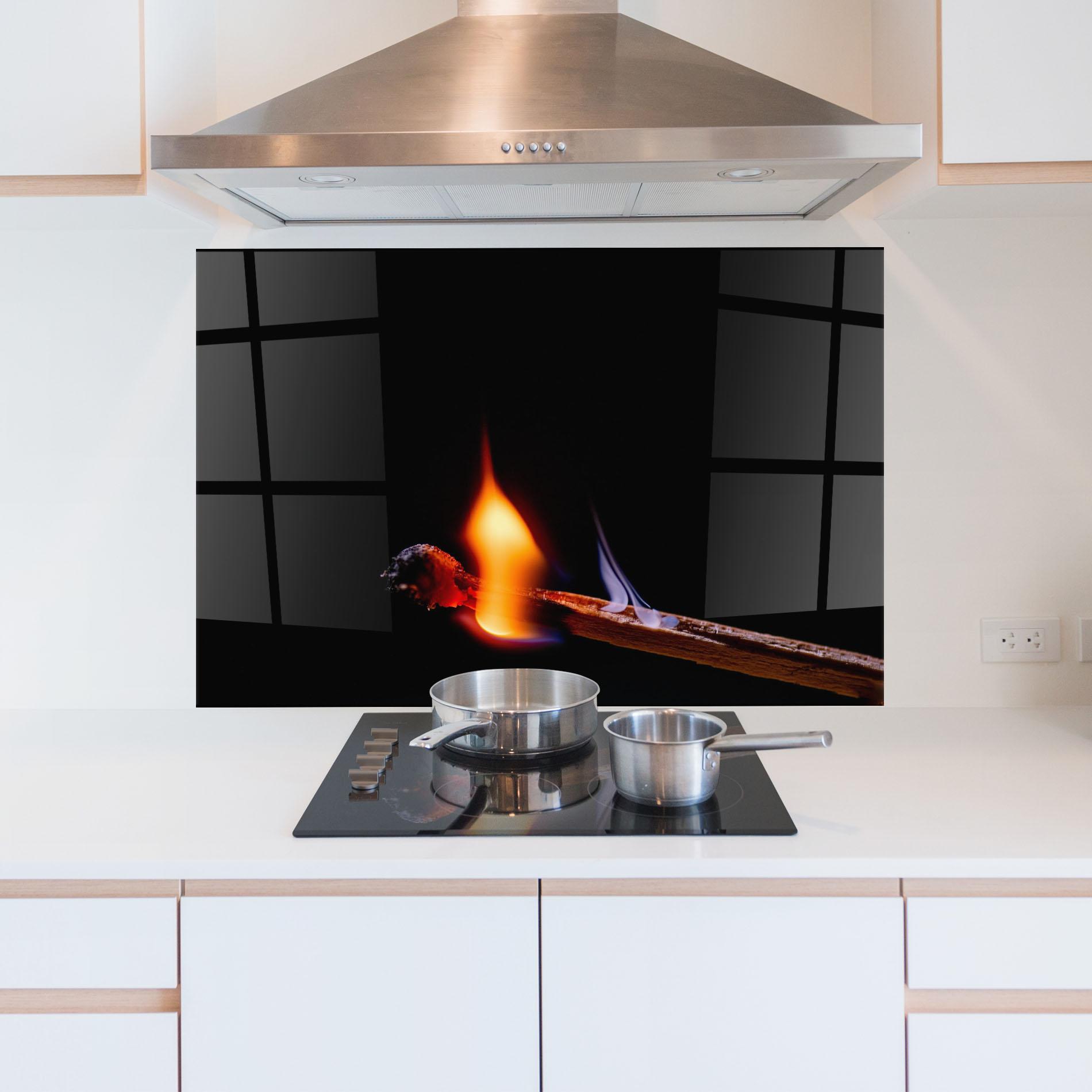 Küchenrückwand Glas Burning Matchsticks mockup 5