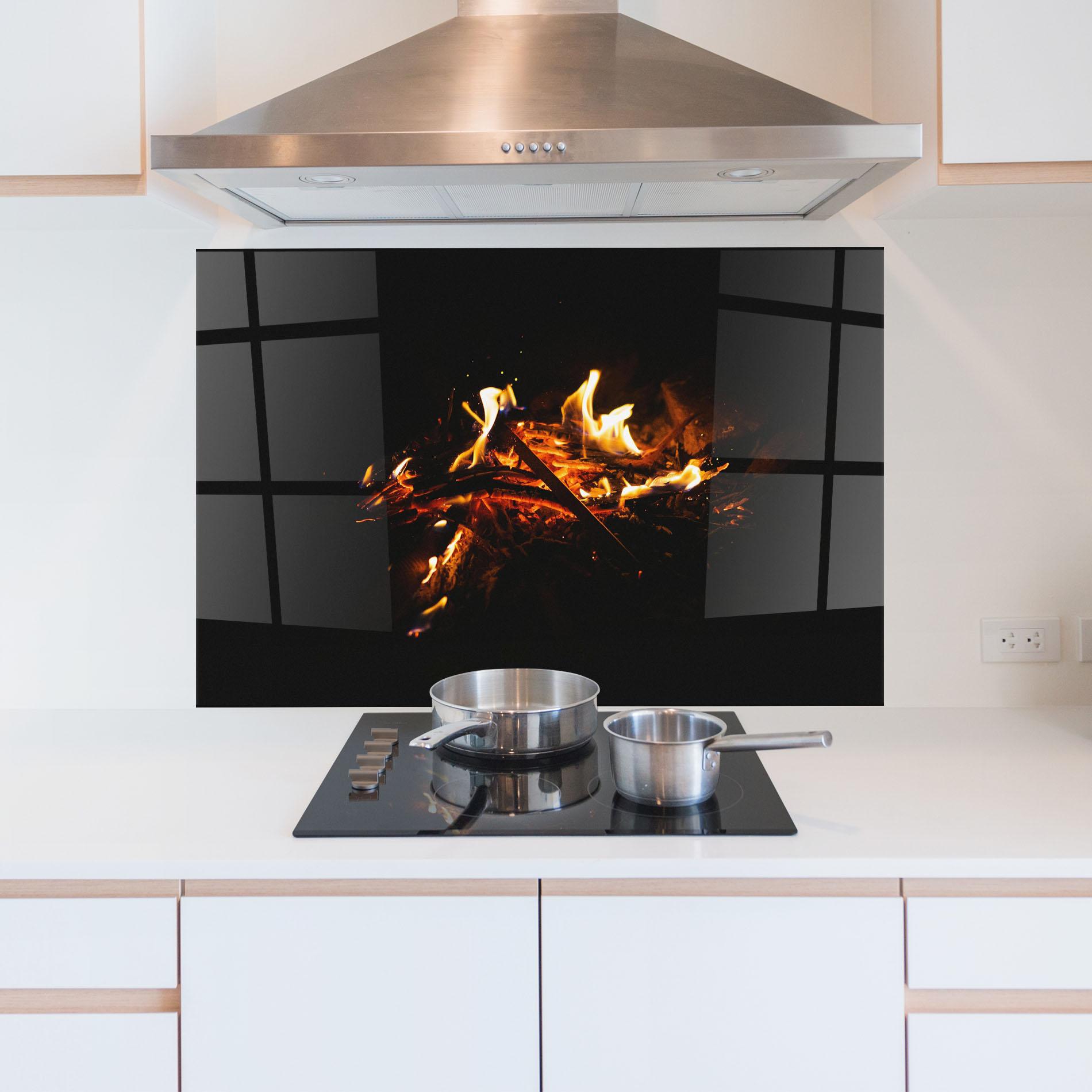 Küchenrückwand Glas Fiery Blaze mockup 5
