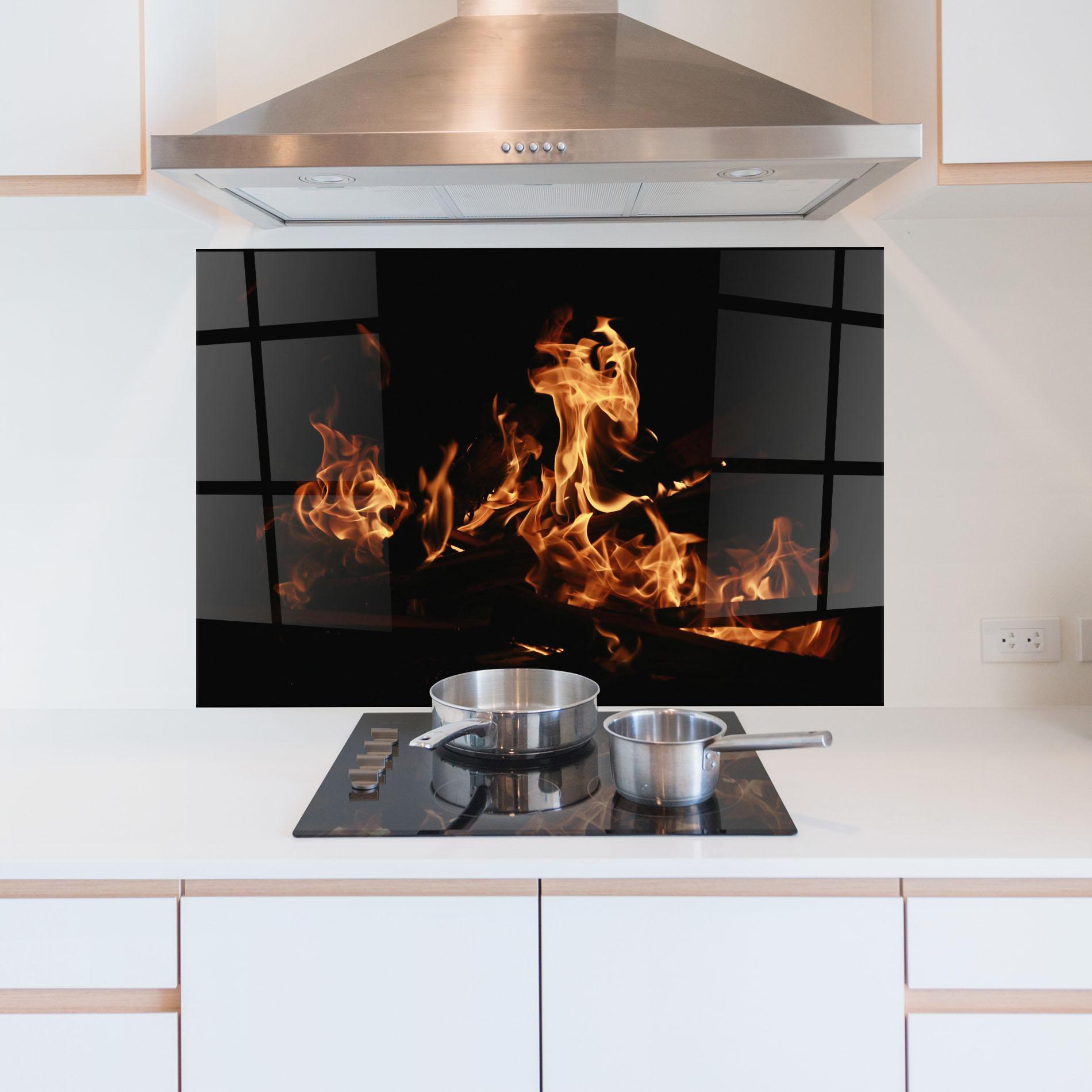 Küchenrückwand Glas Fire On Black mockup 5