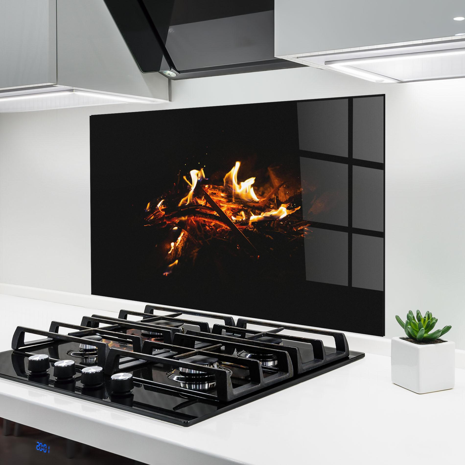 Küchenrückwand Glas Fiery Blaze mockup 6