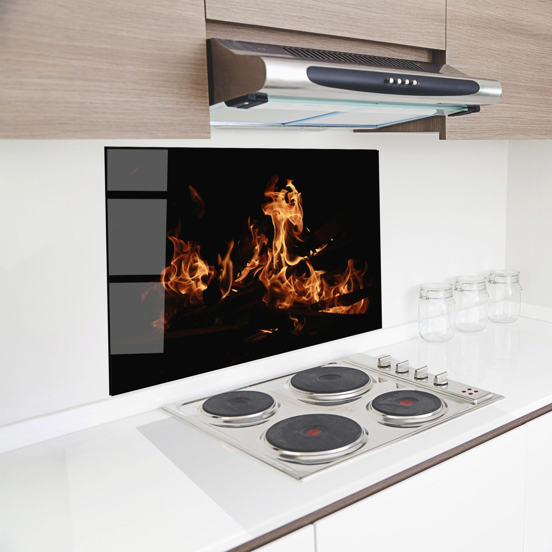 Küchenrückwand Glas Fire On Black mockup 8