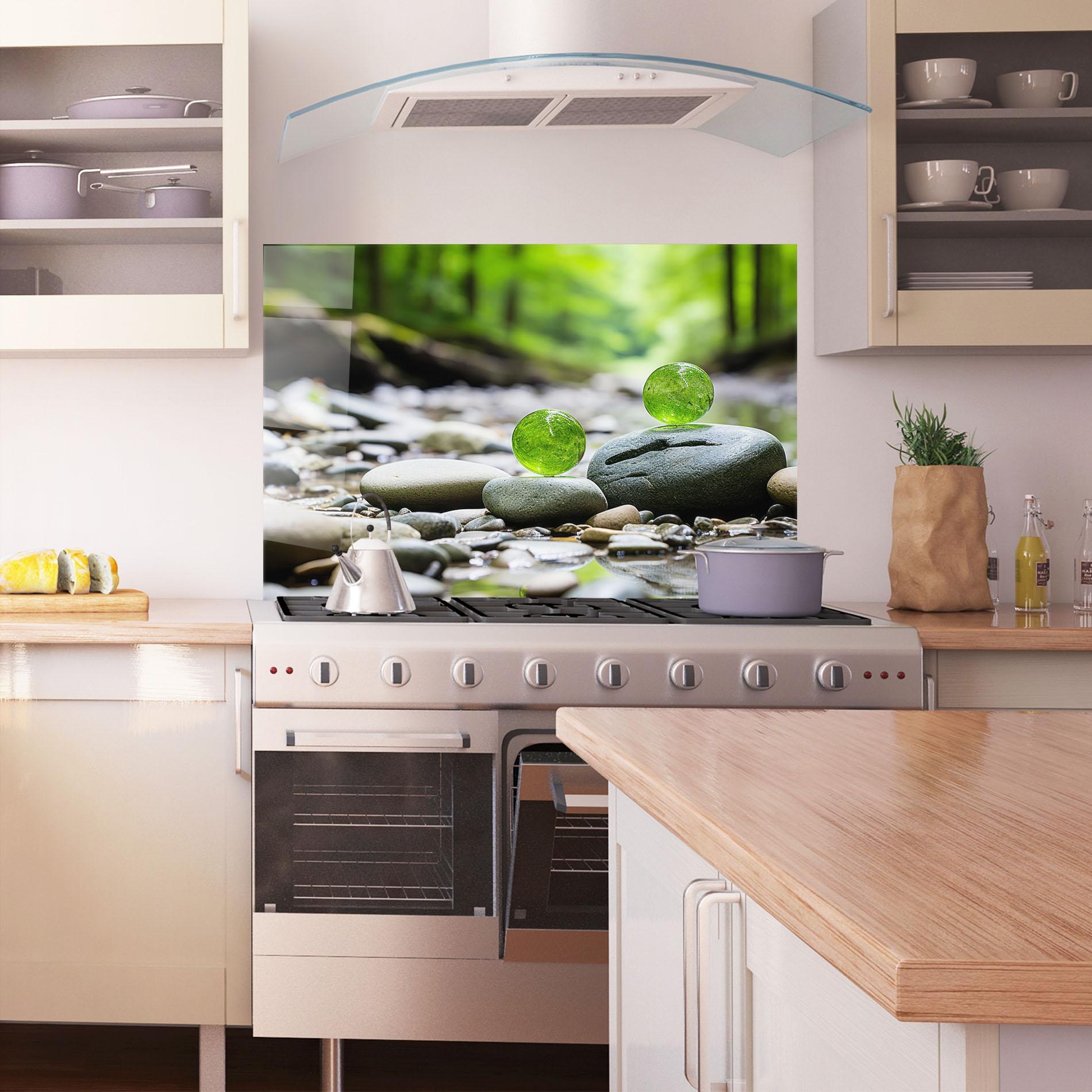 Küchenrückwand Glas Green Glass Balls mockup 1